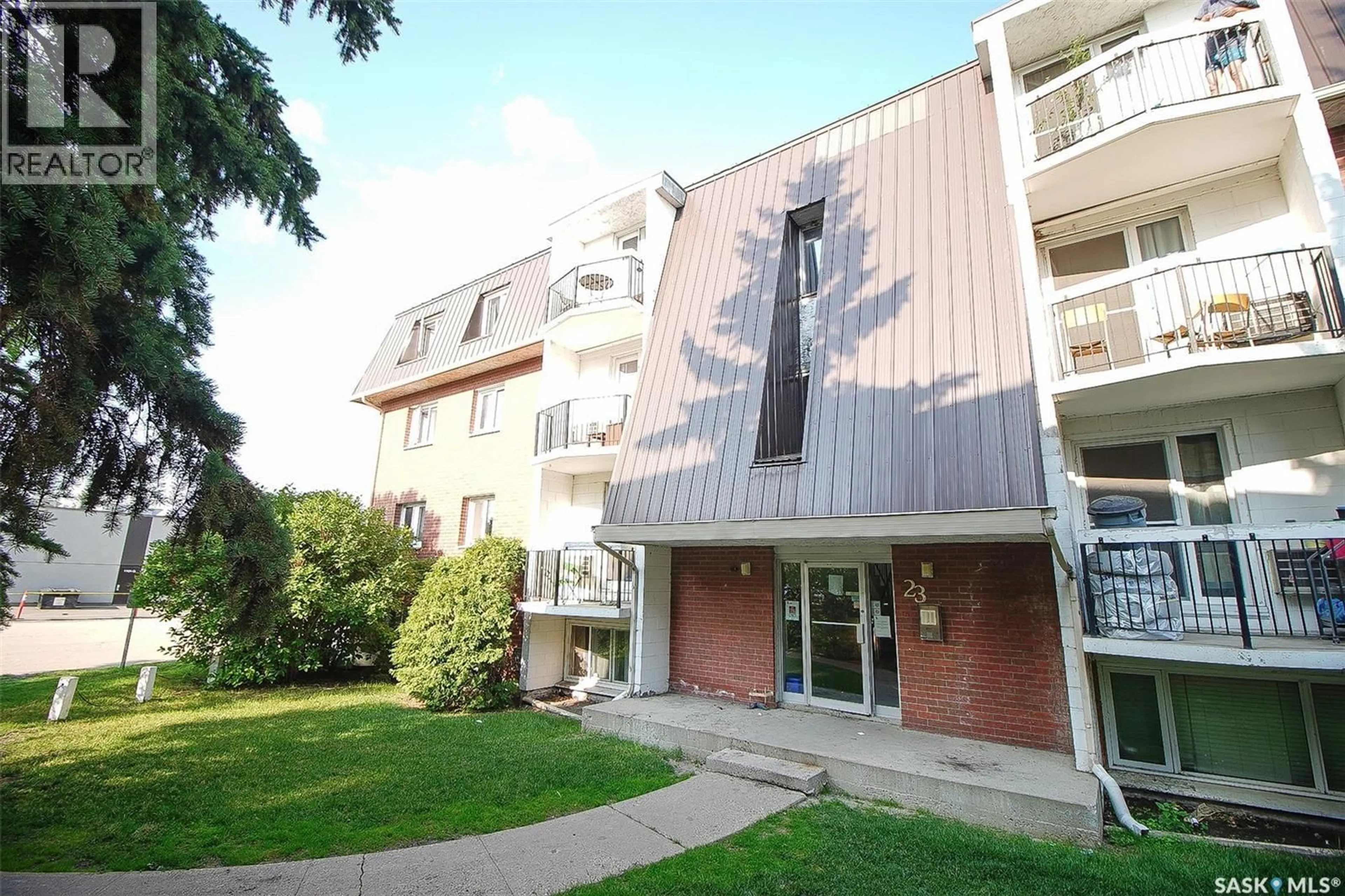 Patio, unknown for 12 23 CENTENNIAL STREET, Regina Saskatchewan S4S6K7