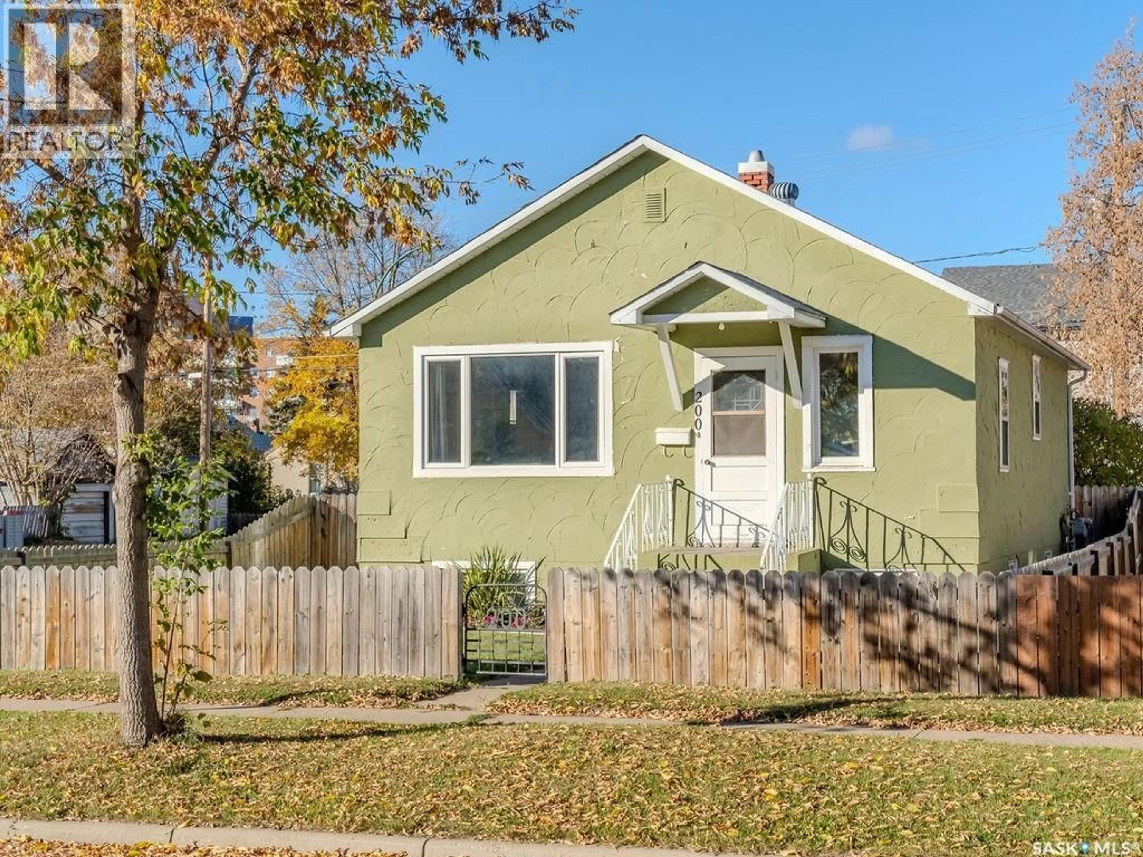 Home with vinyl exterior material, street for 200 11TH STREET, Prince Albert Saskatchewan S6V1A3