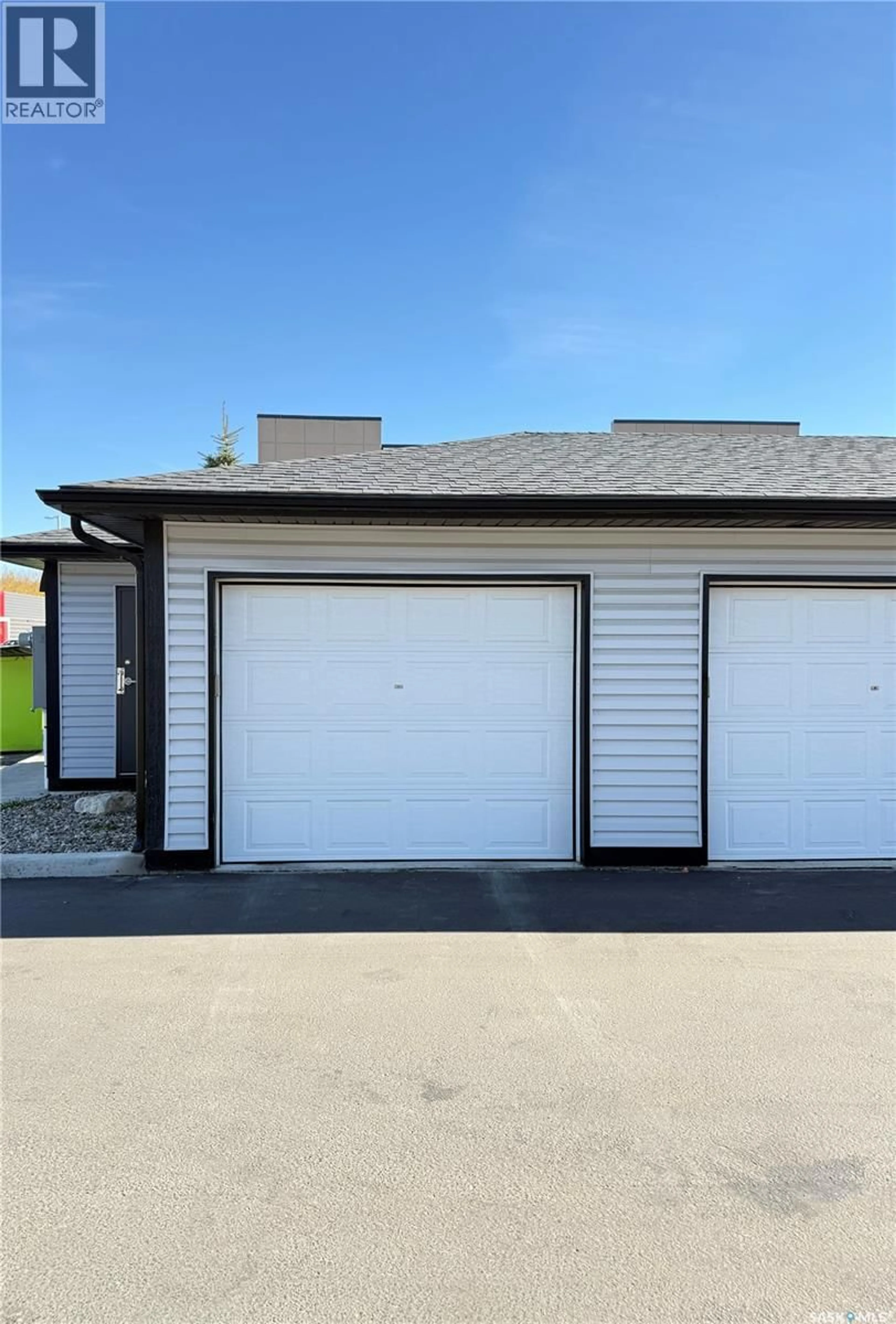Indoor garage for 620 - 314 CORNISH ROAD, Saskatoon Saskatchewan S7T0Y3