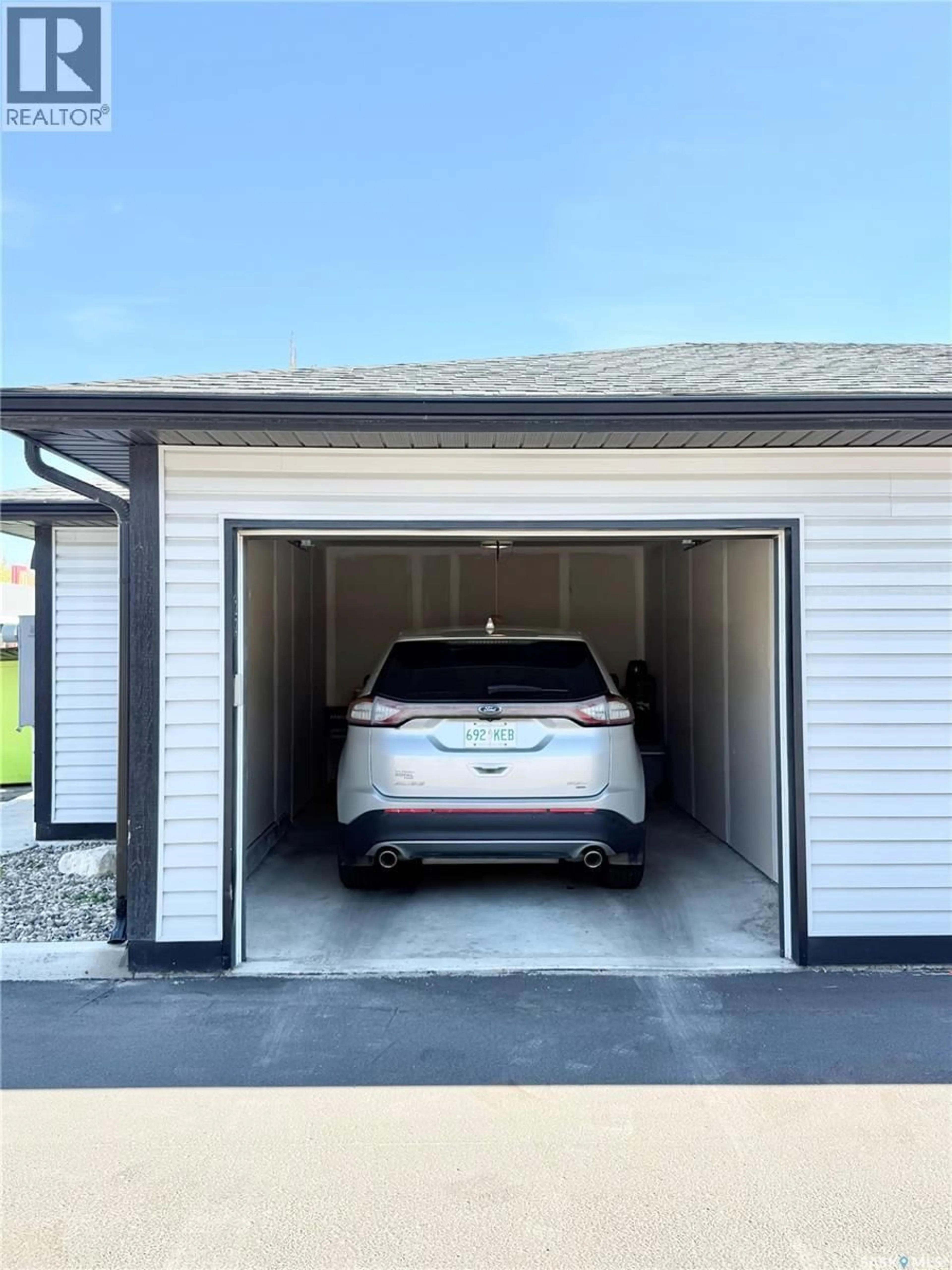 Indoor garage for 620 - 314 CORNISH ROAD, Saskatoon Saskatchewan S7T0Y3