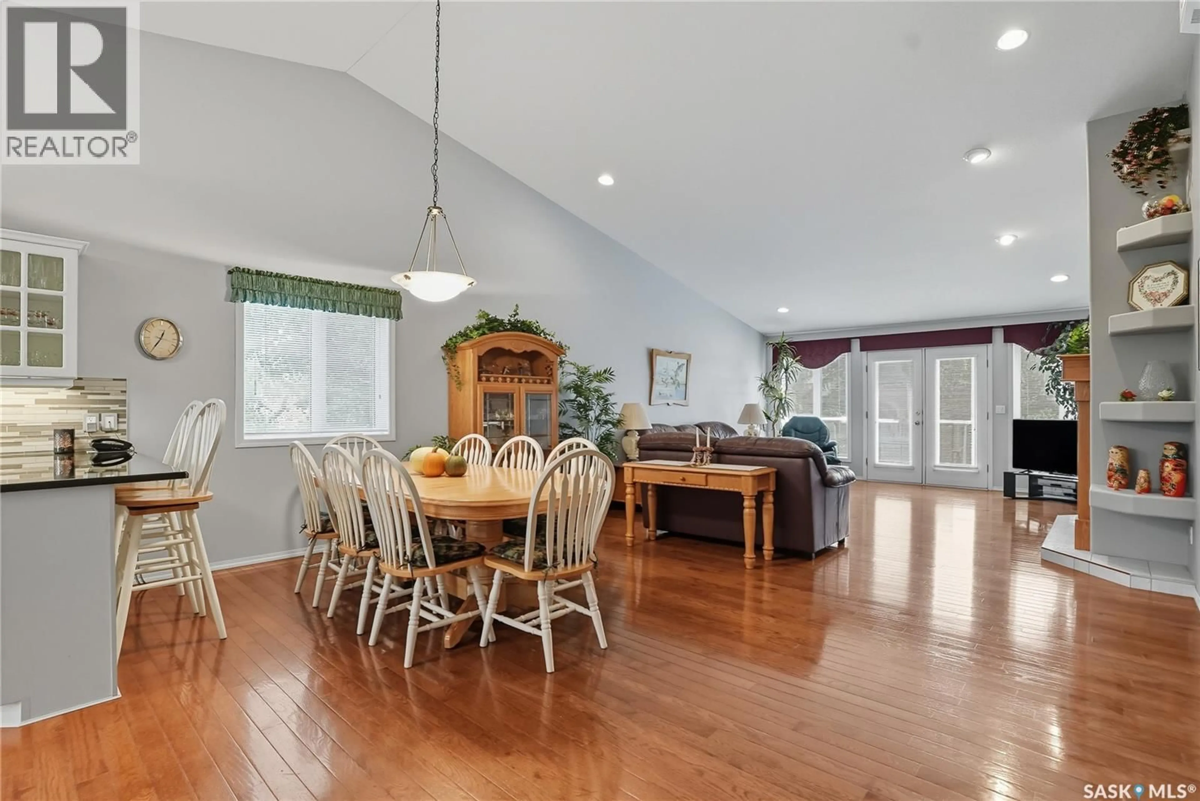Dining room, wood/laminate floor for 639 BUDZ CRESCENT, Saskatoon Saskatchewan S7N4N6