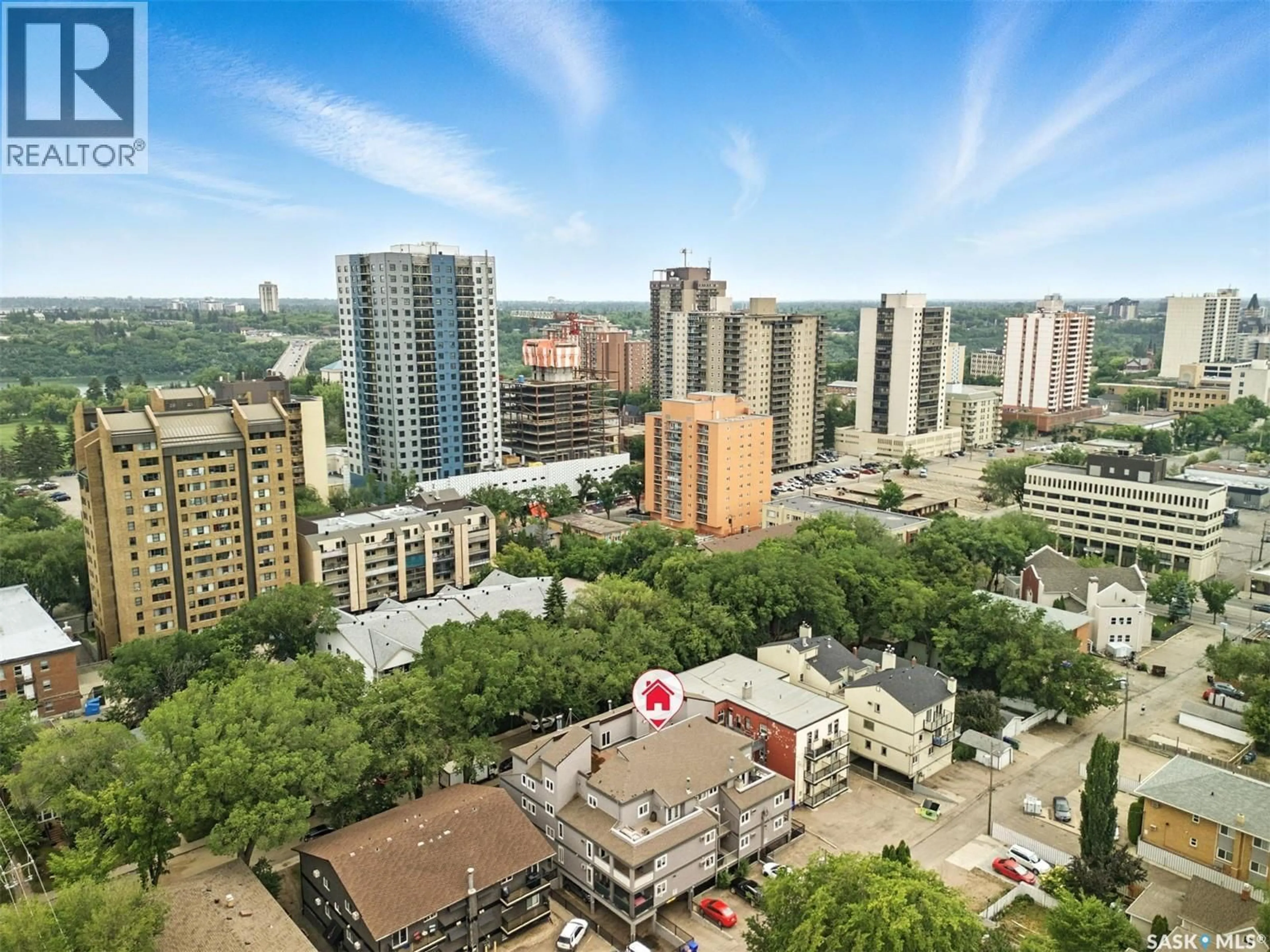 A pic from outside/outdoor area/front of a property/back of a property/a pic from drone, city buildings view from balcony for 202 431 4TH AVENUE, Saskatoon Saskatchewan S7K2M4