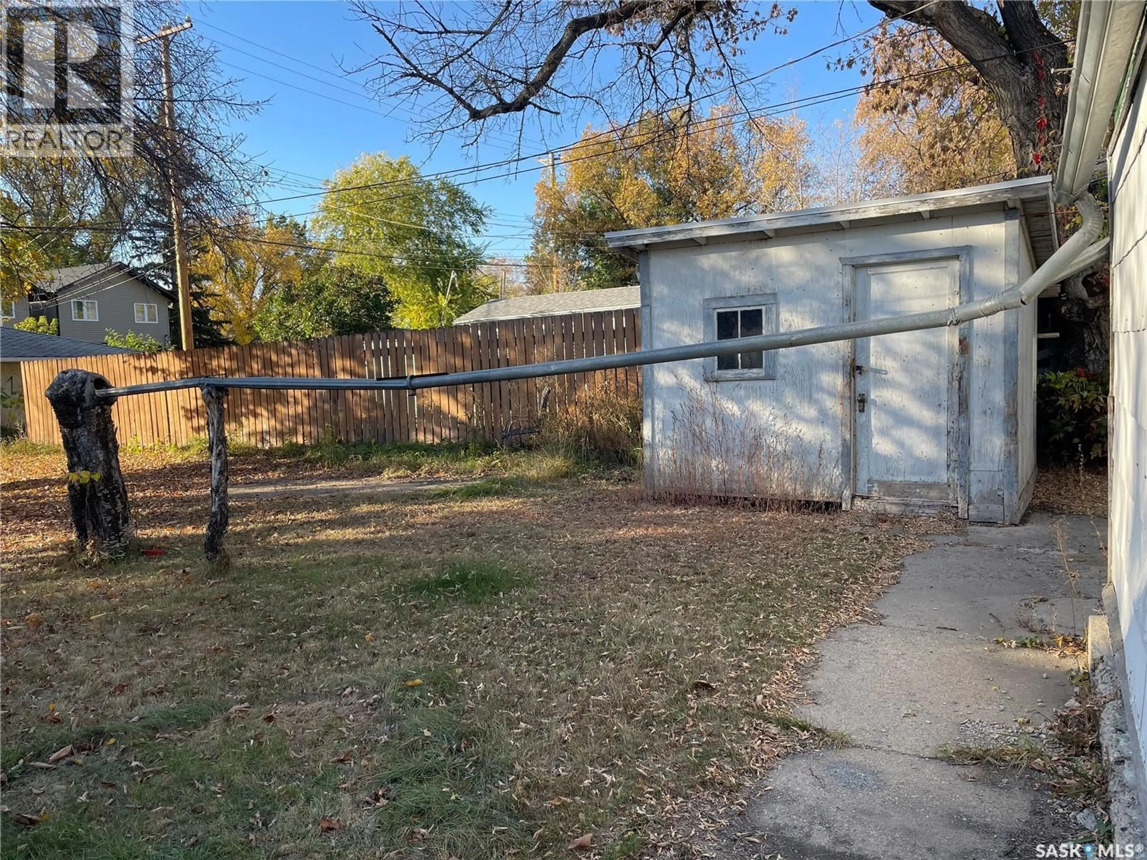 Shed for 223 J AVENUE, Saskatoon Saskatchewan S7L2J8