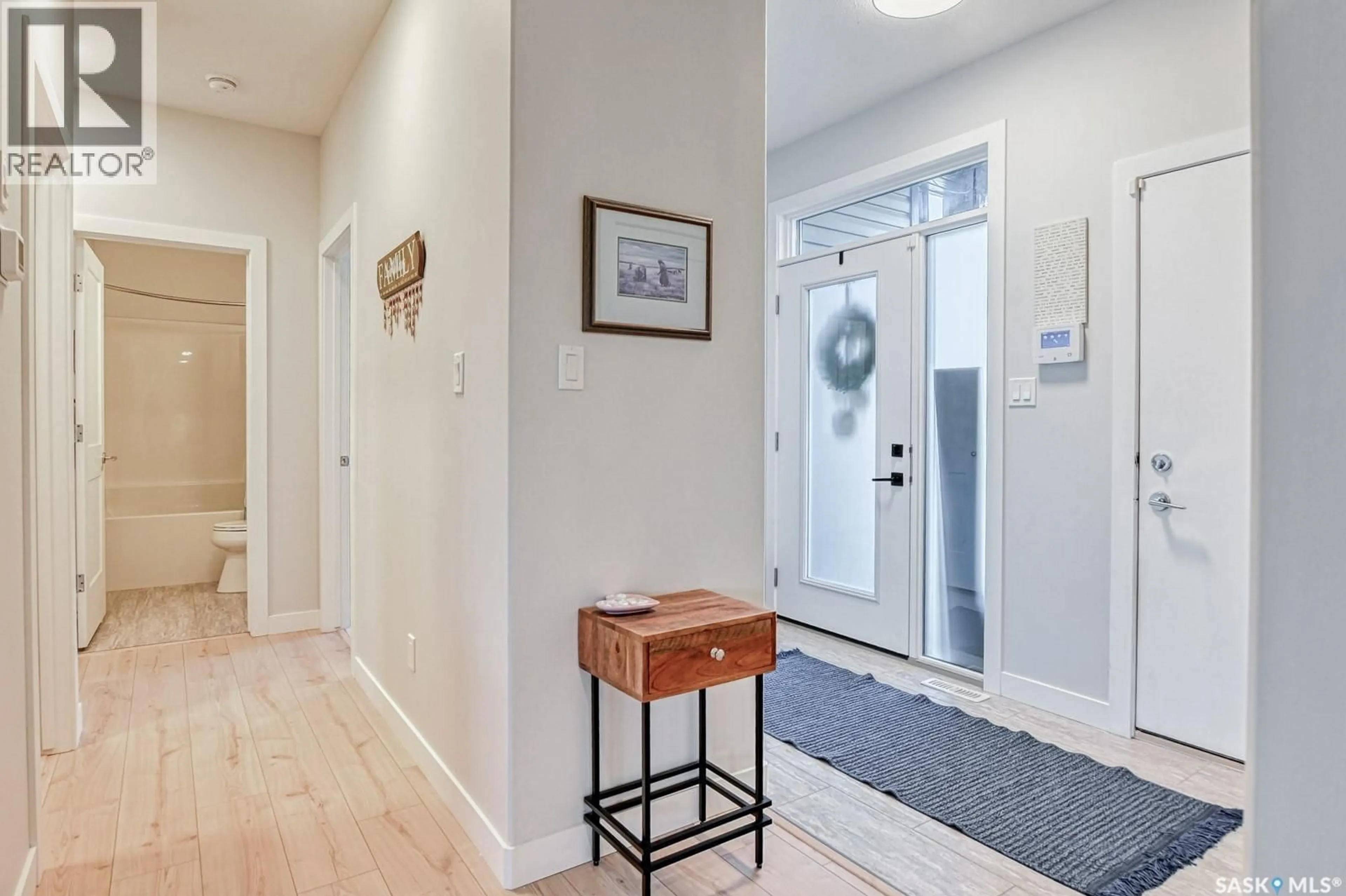 Indoor entryway for 134 3960 GREEN FALLS DRIVE, Regina Saskatchewan S4V3T5