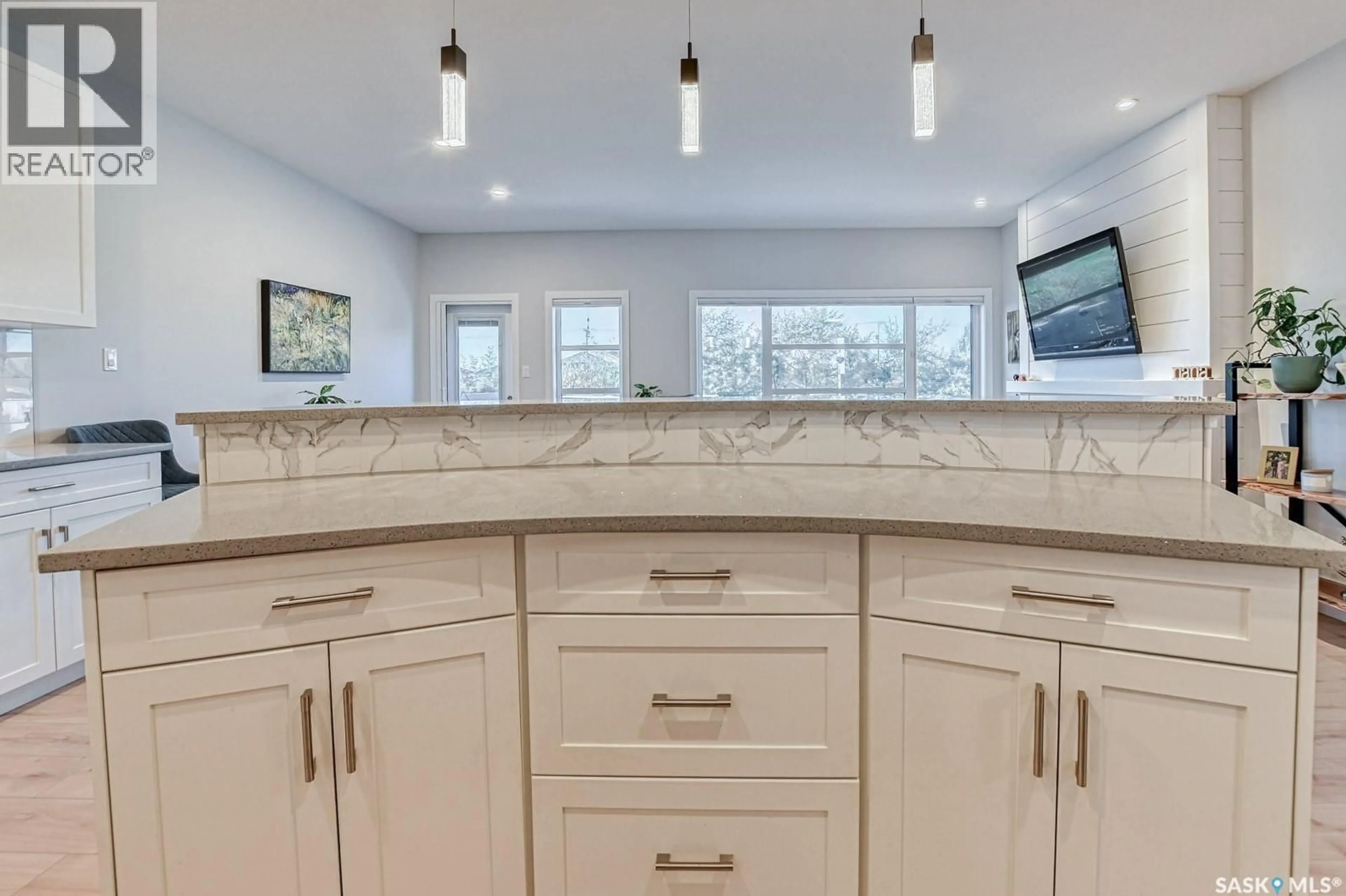 Contemporary kitchen, ceramic/tile floor for 134 3960 GREEN FALLS DRIVE, Regina Saskatchewan S4V3T5