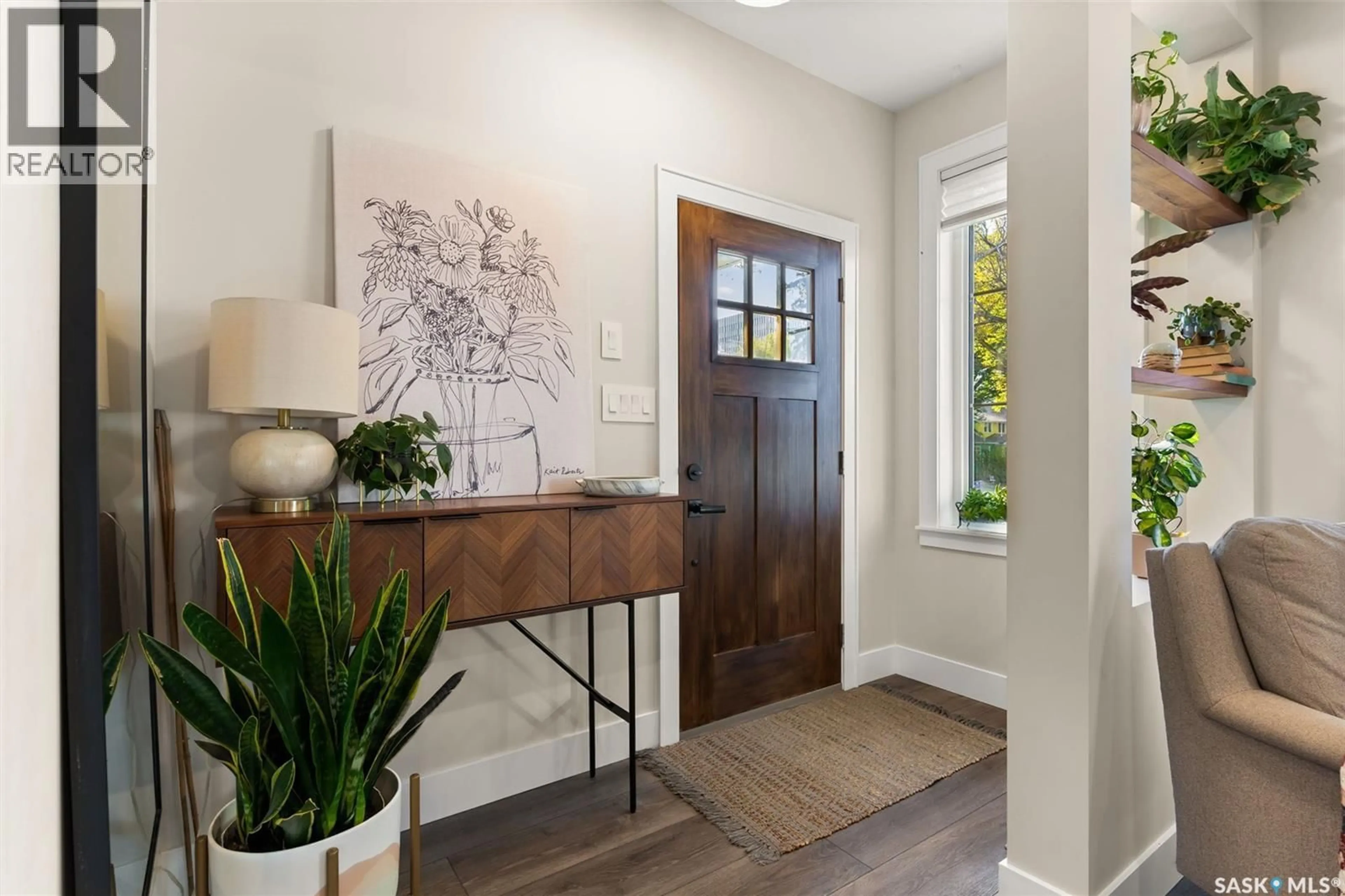 Indoor entryway for 2276 RAE STREET, Regina Saskatchewan S4T2E9