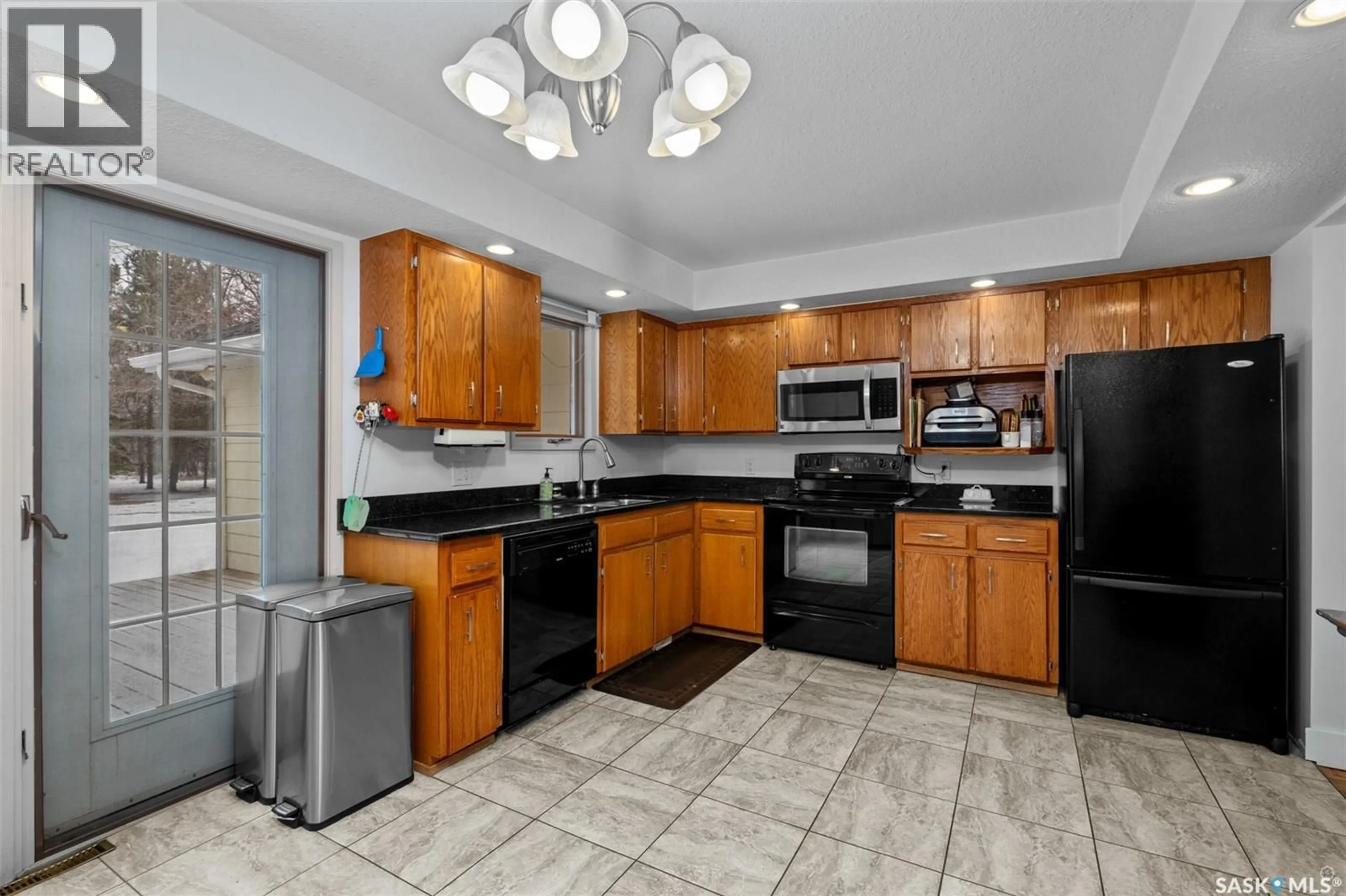 Standard kitchen, ceramic/tile floor for 1218 7TH STREET, Prince Albert Saskatchewan S6V0T9