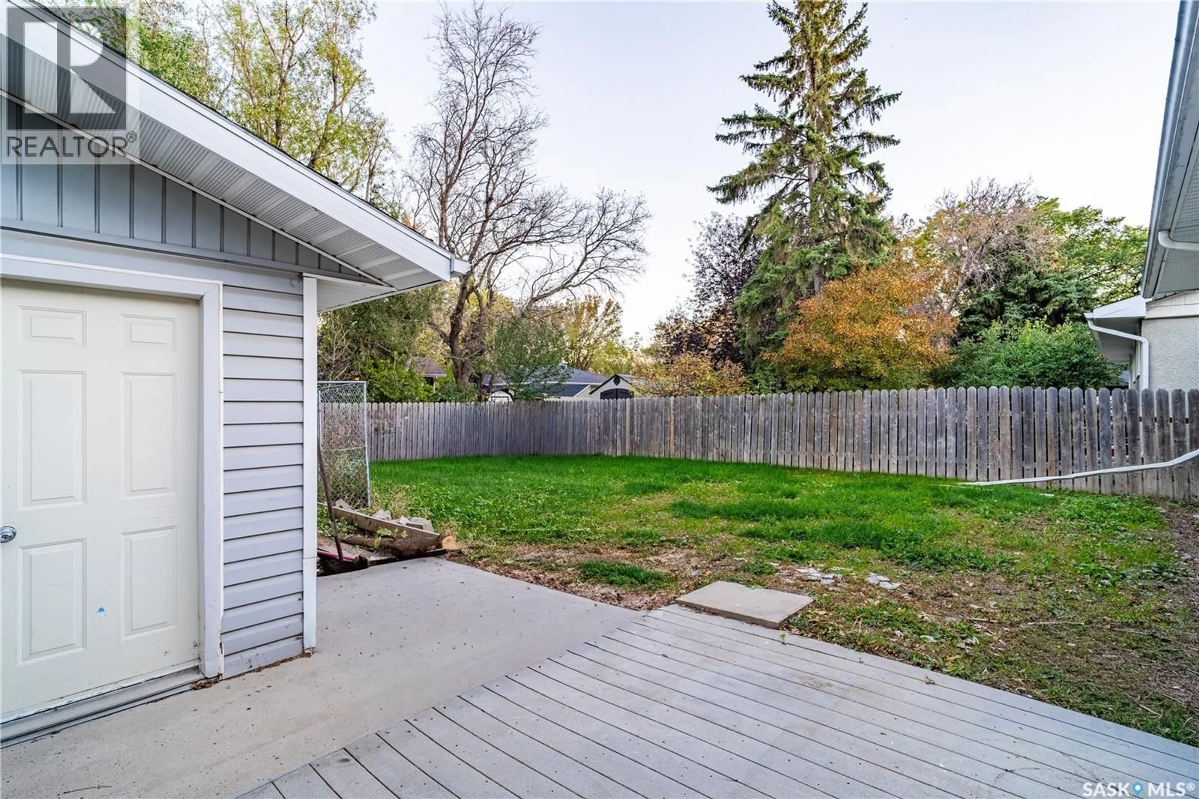 Patio, unknown for 3205 GRANT ROAD, Regina Saskatchewan S4S5H3