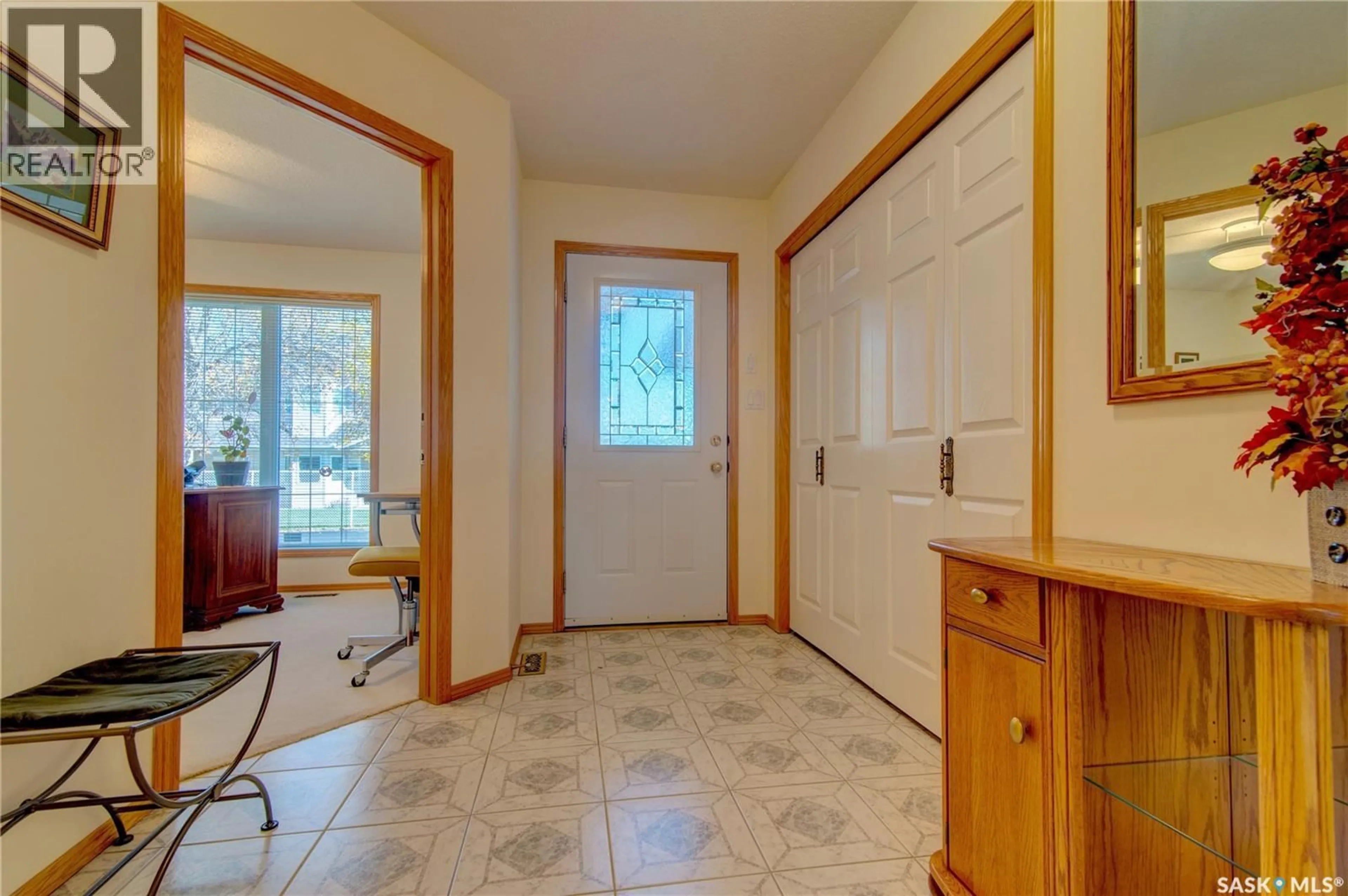 Indoor entryway for 3235 RENFREW CRESCENT, Regina Saskatchewan S4V2W6