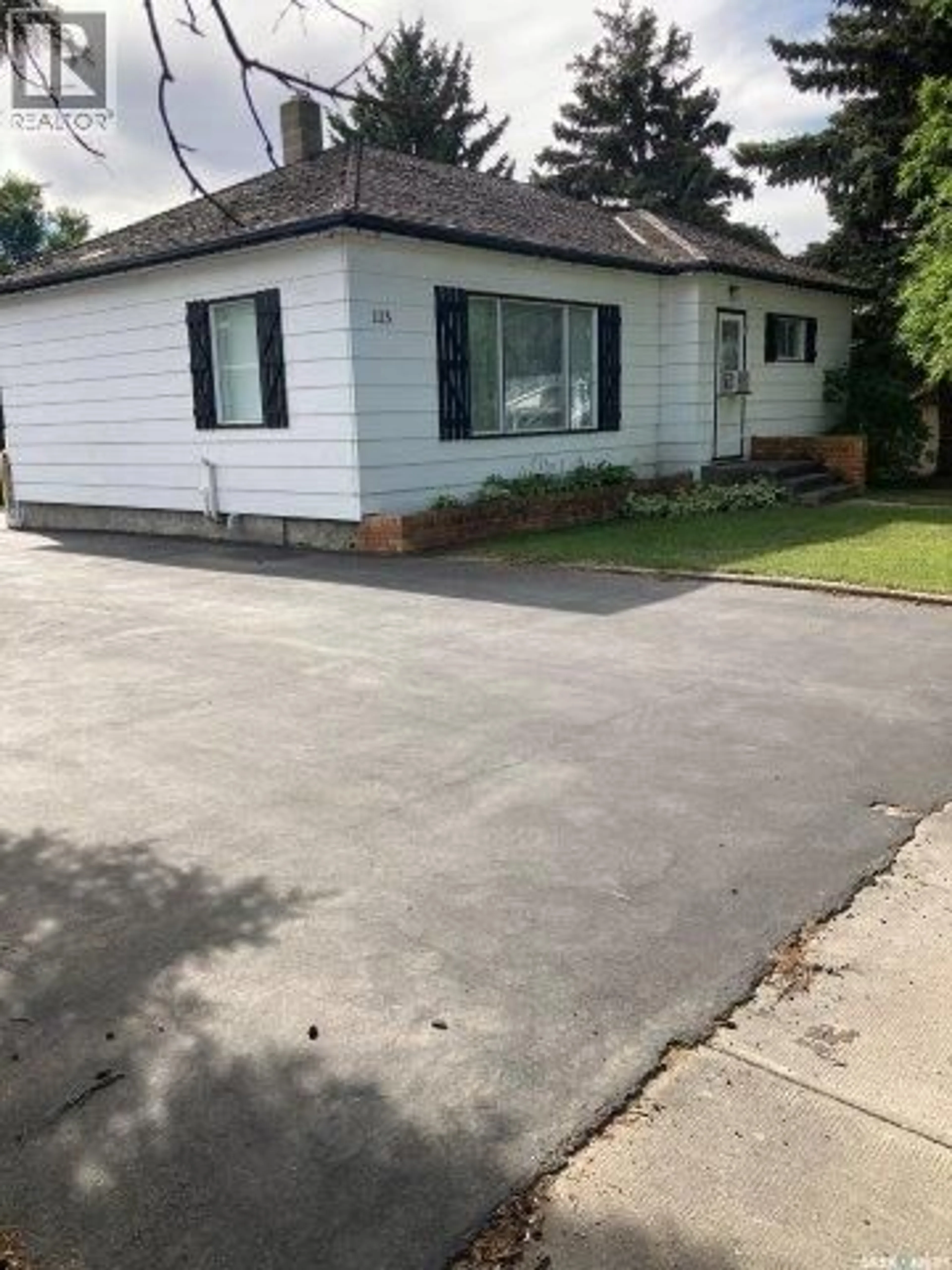 A pic from outside/outdoor area/front of a property/back of a property/a pic from drone, street for 113 4TH AVENUE, Ituna Saskatchewan S0A1N0