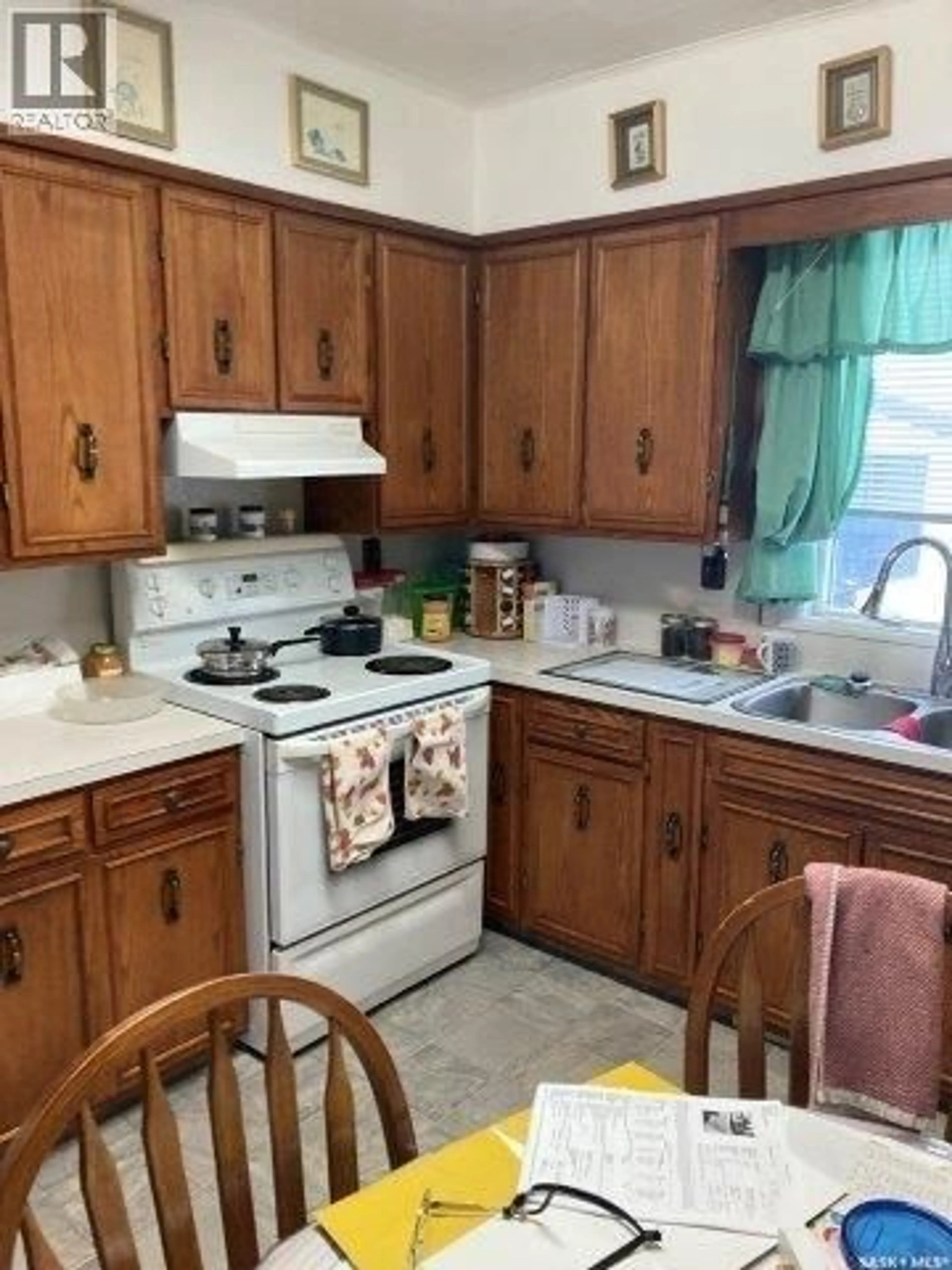 Standard kitchen, unknown for 113 4TH AVENUE, Ituna Saskatchewan S0A1N0