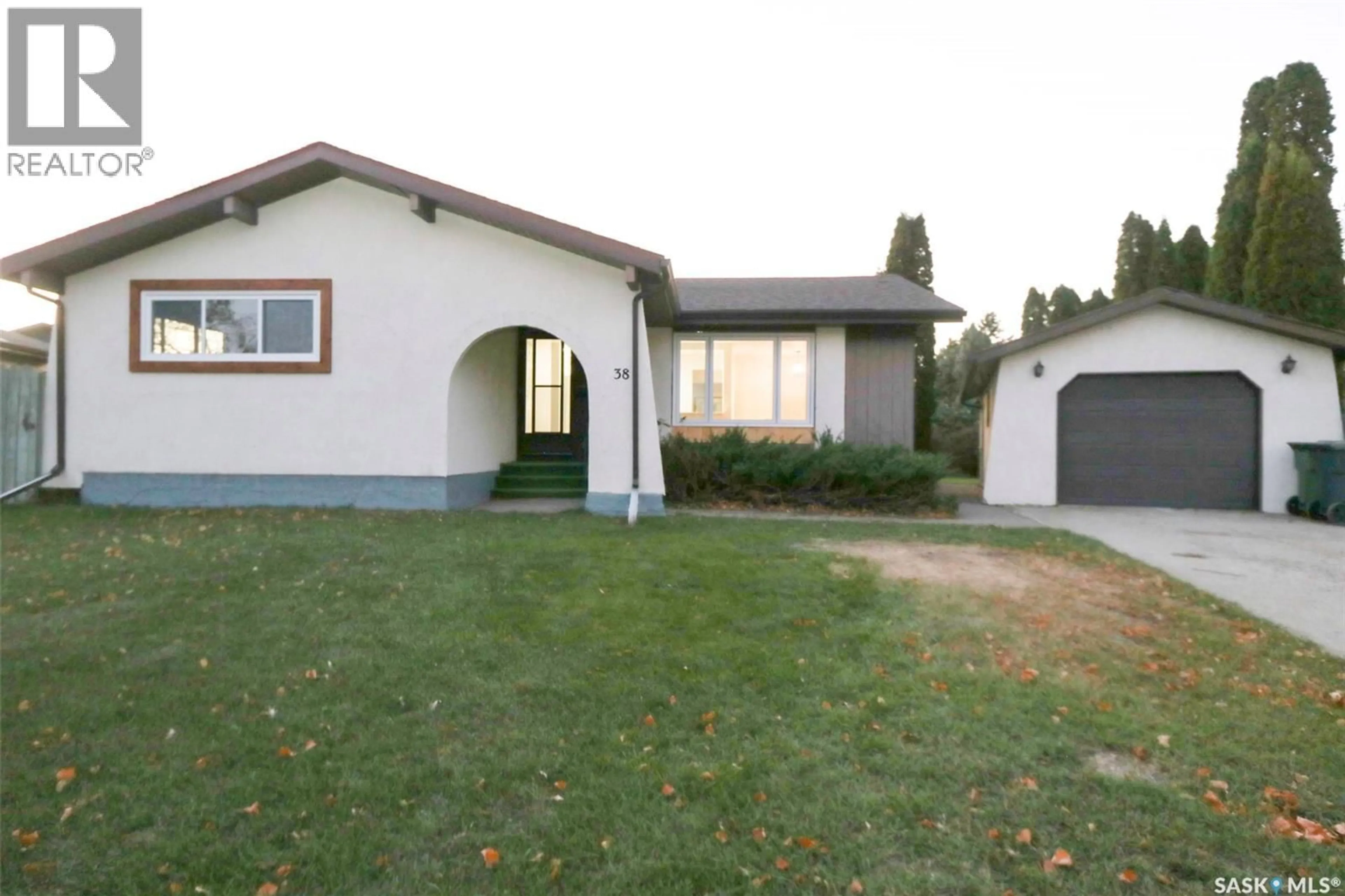 Home with vinyl exterior material, street for 38 MARQUIS CRESCENT, Yorkton Saskatchewan S3N3L6