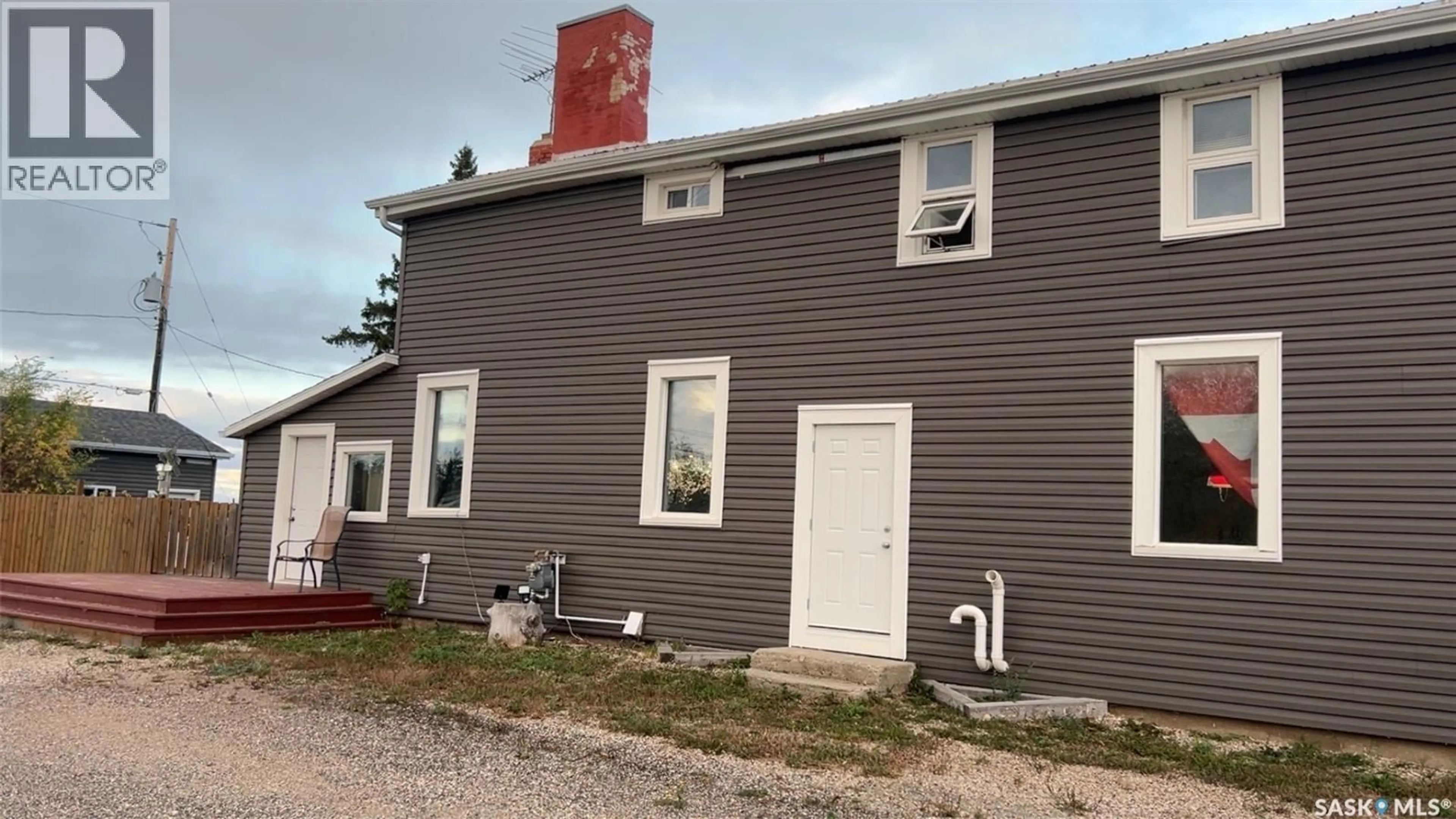 Home with vinyl exterior material, building for 1 MAIN STREET, Willowbrook Saskatchewan S0A4P0