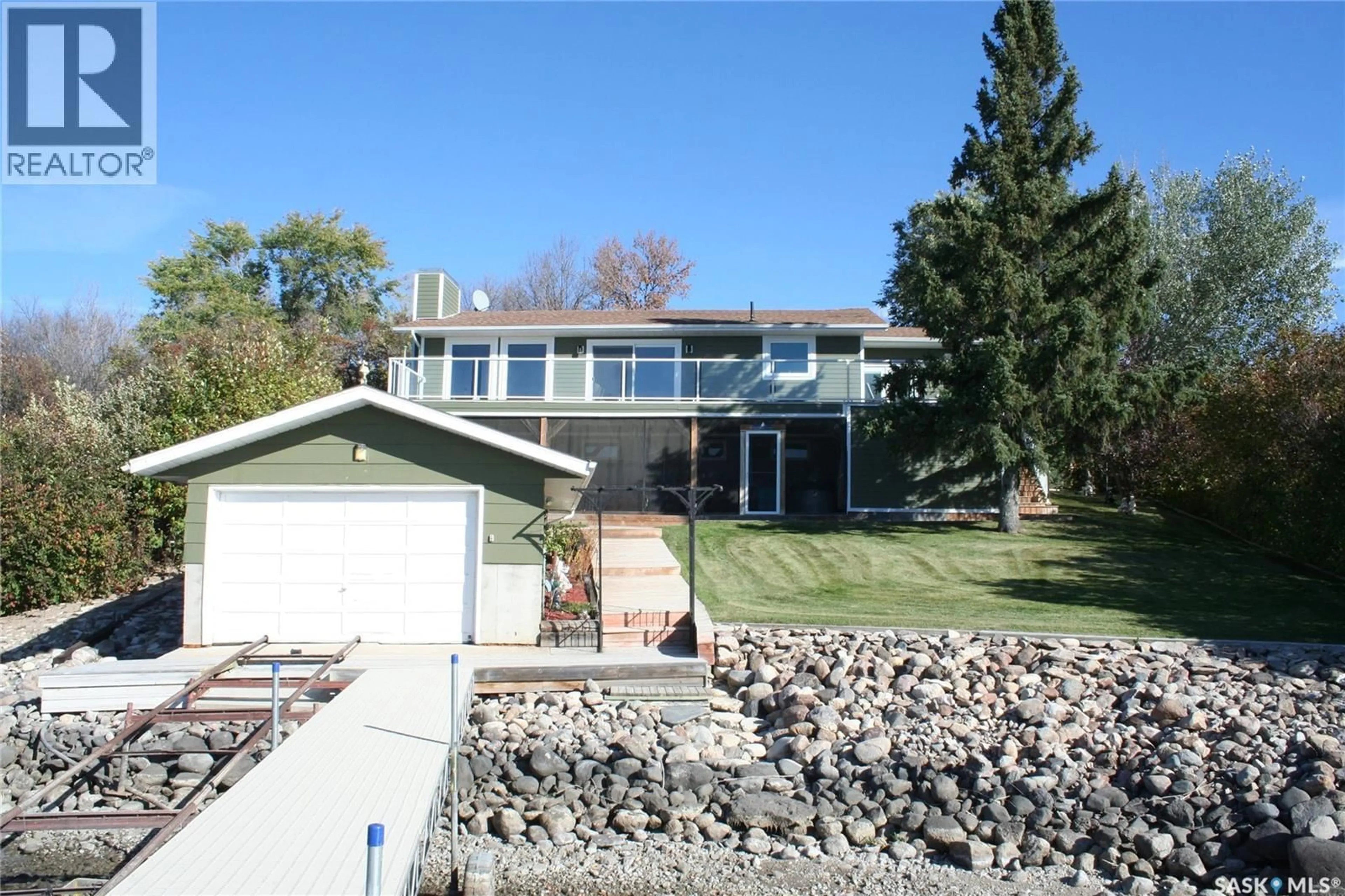 Home with vinyl exterior material, street for 728 ELM STREET, North Qu'Appelle Rm No. 187 Saskatchewan S0G1S0