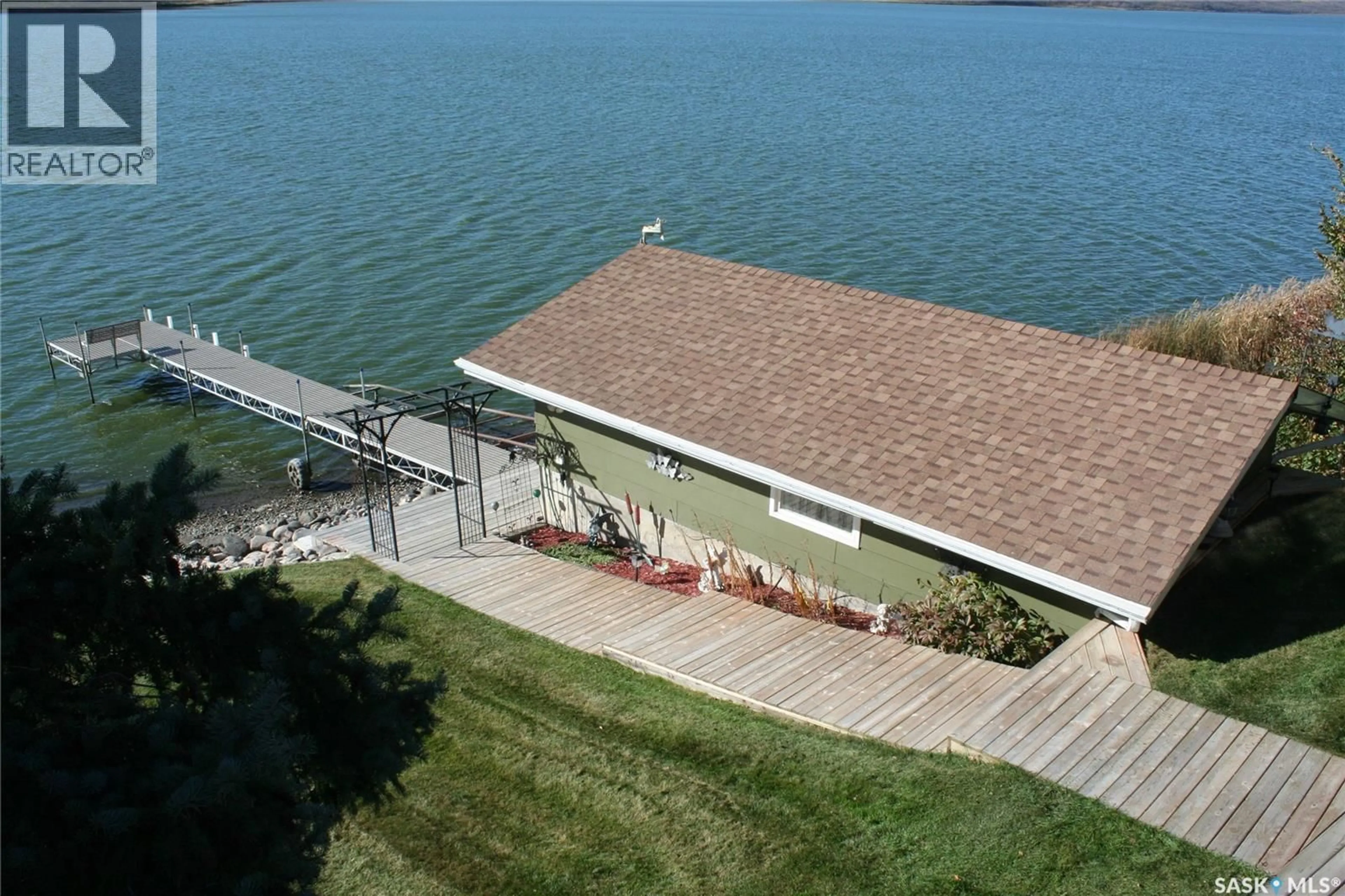 A pic from outside/outdoor area/front of a property/back of a property/a pic from drone, water/lake/river/ocean view for 728 ELM STREET, North Qu'Appelle Rm No. 187 Saskatchewan S0G1S0