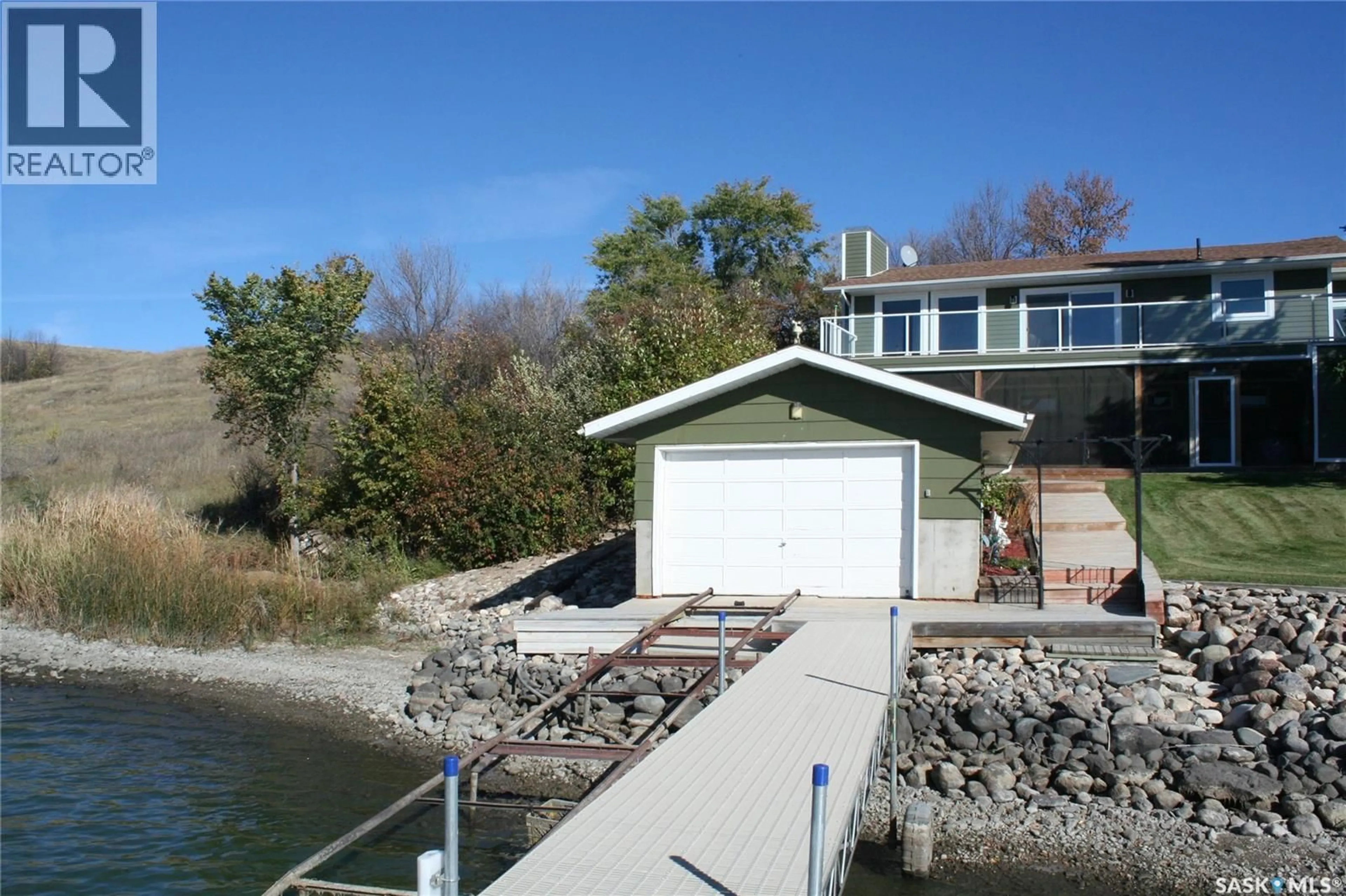 A pic from outside/outdoor area/front of a property/back of a property/a pic from drone, water/lake/river/ocean view for 728 ELM STREET, North Qu'Appelle Rm No. 187 Saskatchewan S0G1S0
