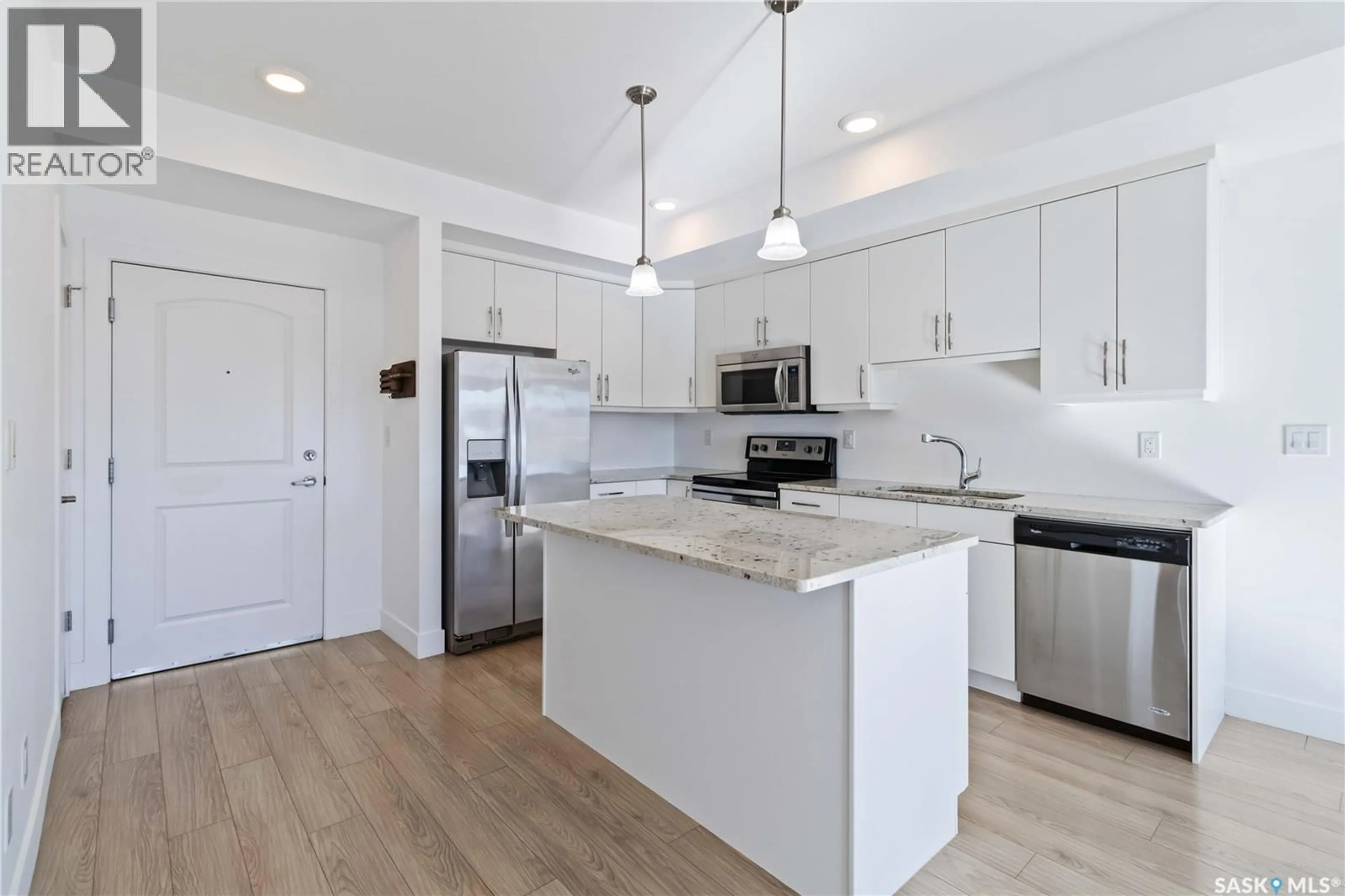 Open concept kitchen, unknown for 111 770 CHILDERS CRESCENT, Saskatoon Saskatchewan S7L6W1
