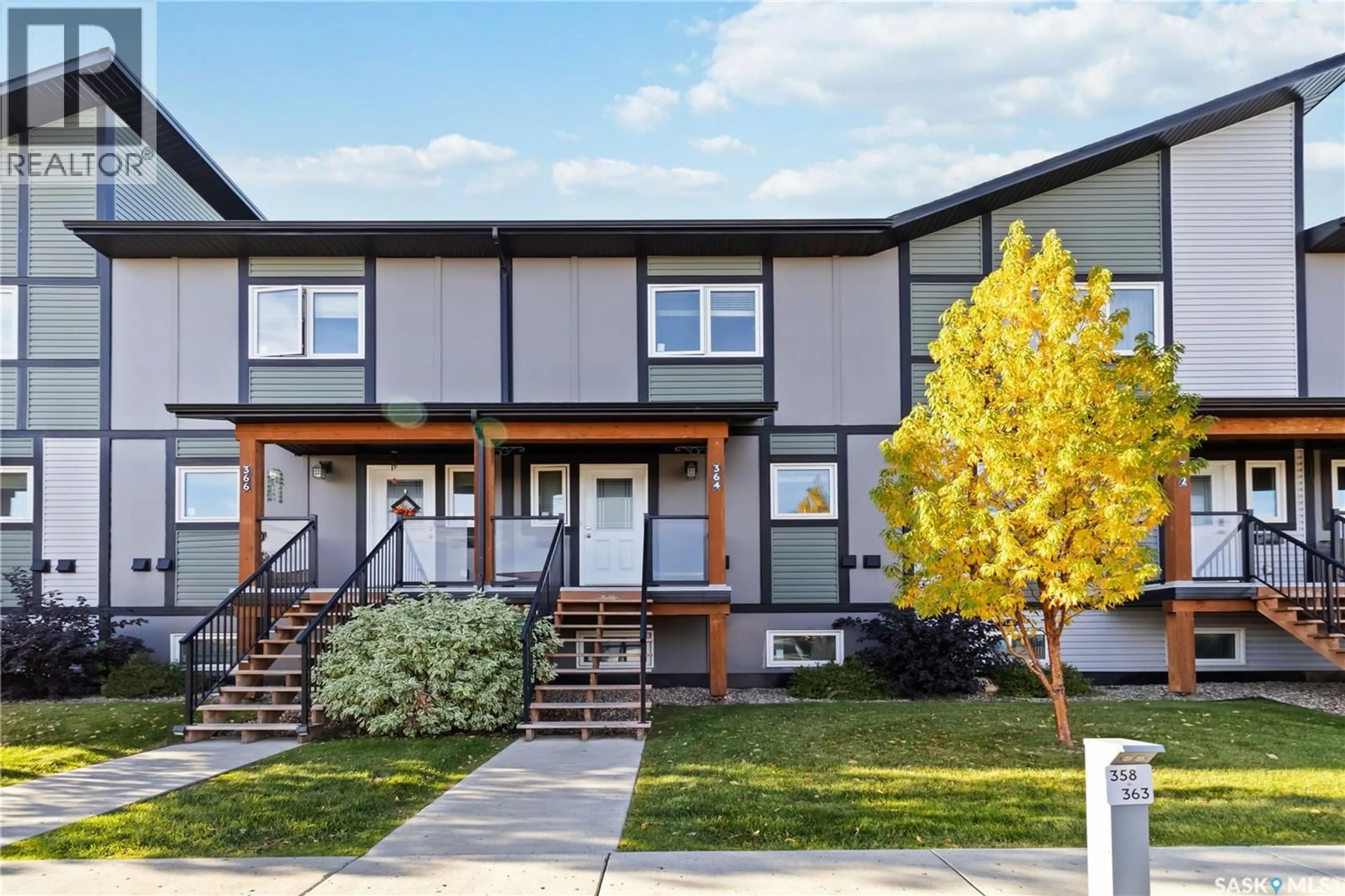 Home with vinyl exterior material, street for 364 620 CORNISH ROAD, Saskatoon Saskatchewan S7T0Y3