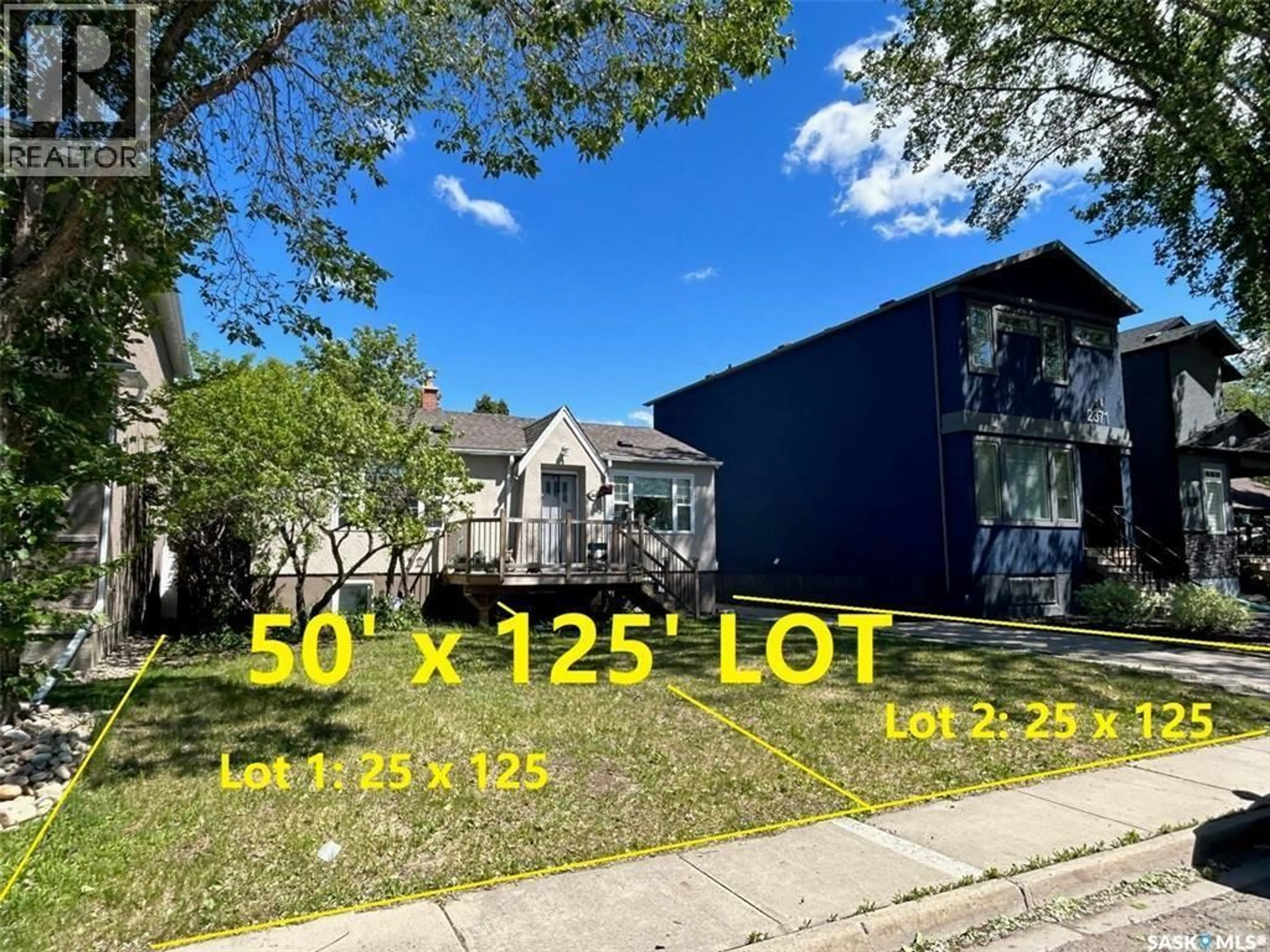 A pic from outside/outdoor area/front of a property/back of a property/a pic from drone, street for 2865 GARNET STREET, Regina Saskatchewan S4S1X1