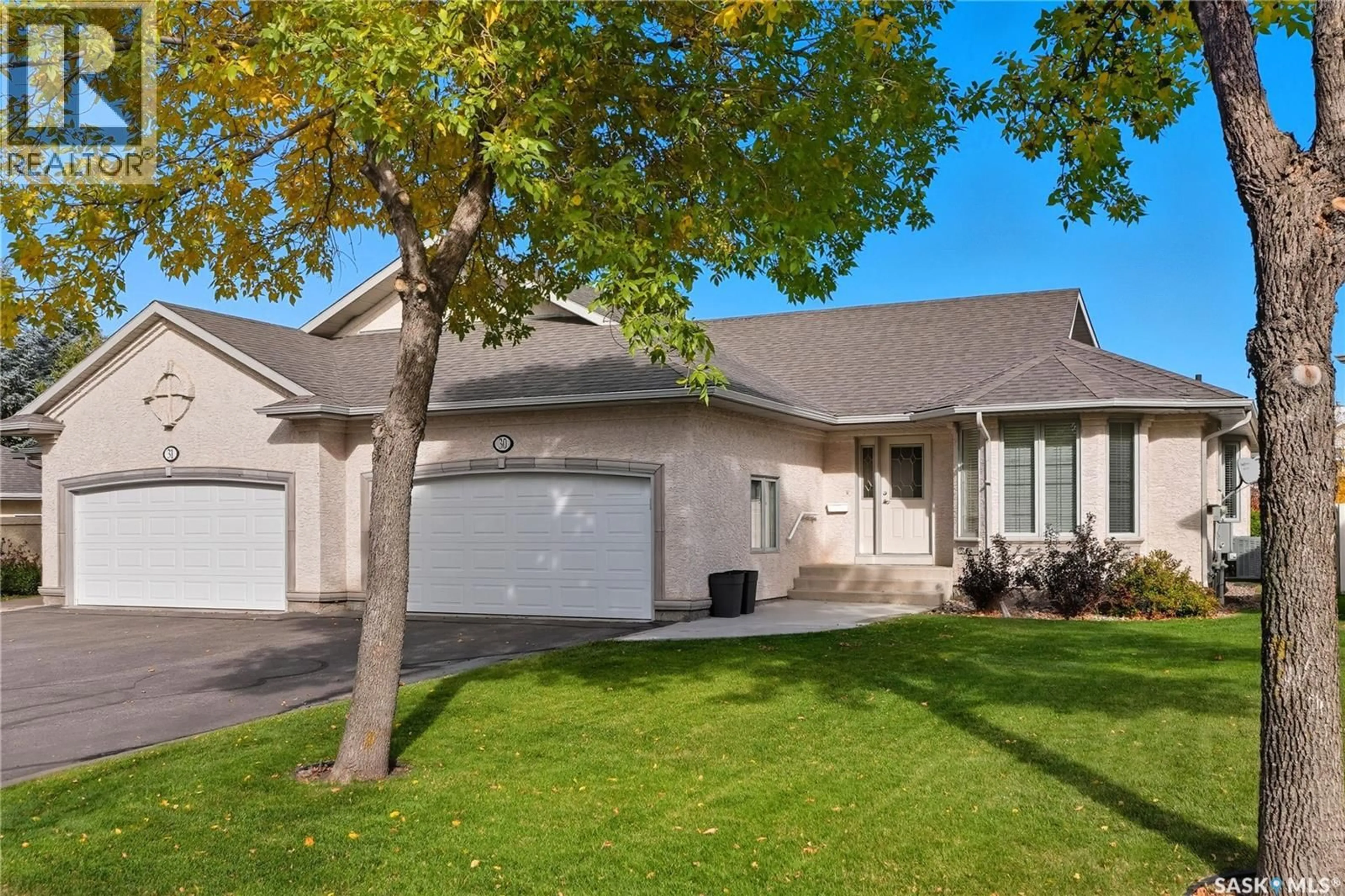 Home with vinyl exterior material, street for 330 - 30 STODOLA COURT, Saskatoon Saskatchewan S7N4N5