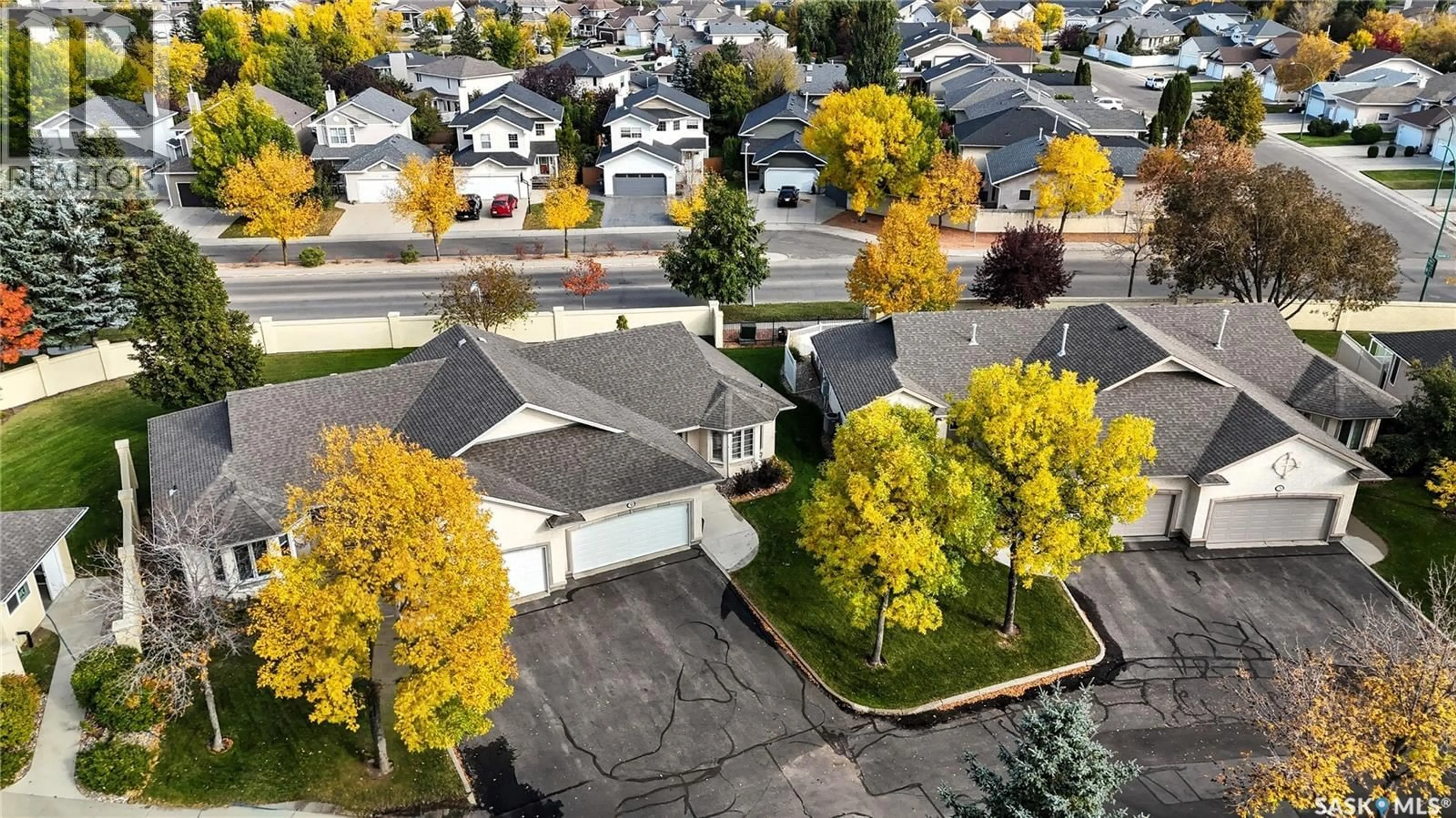 A pic from outside/outdoor area/front of a property/back of a property/a pic from drone, street for 330 - 30 STODOLA COURT, Saskatoon Saskatchewan S7N4N5