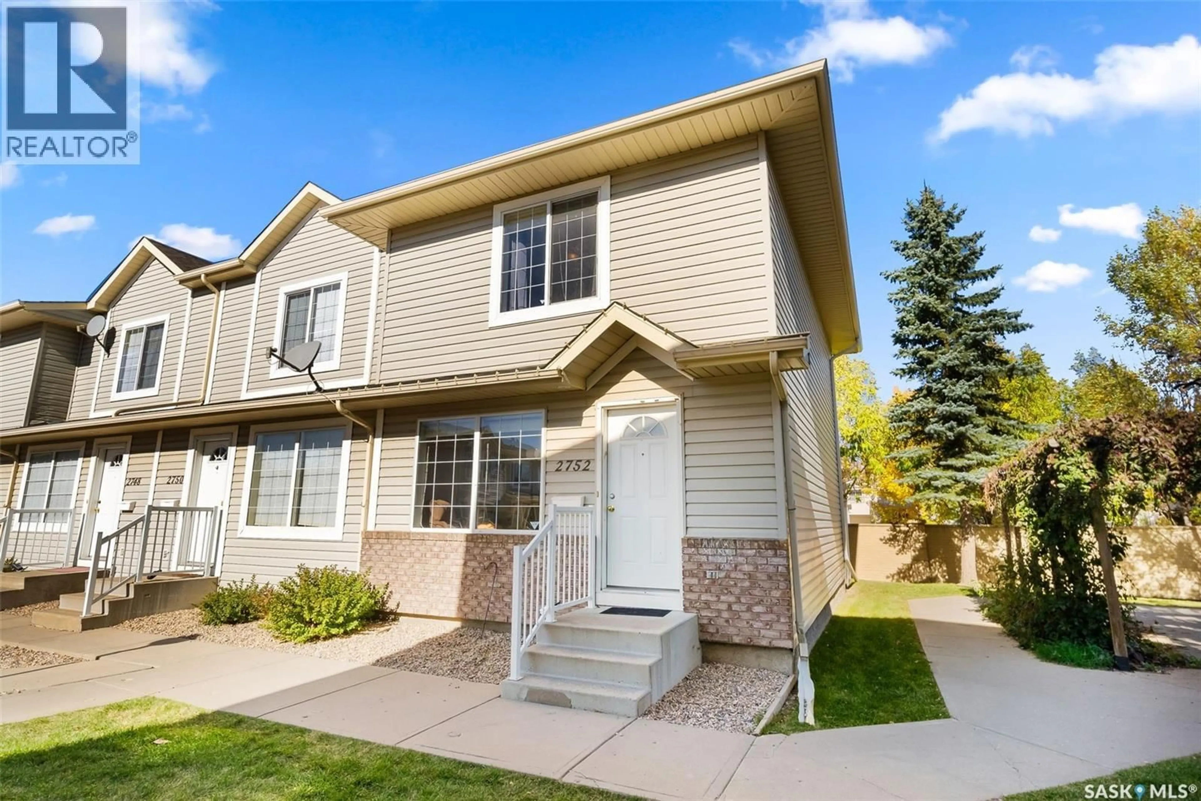 Home with vinyl exterior material, street for 2752 CRANBOURN CRESCENT, Regina Saskatchewan S4V3C1
