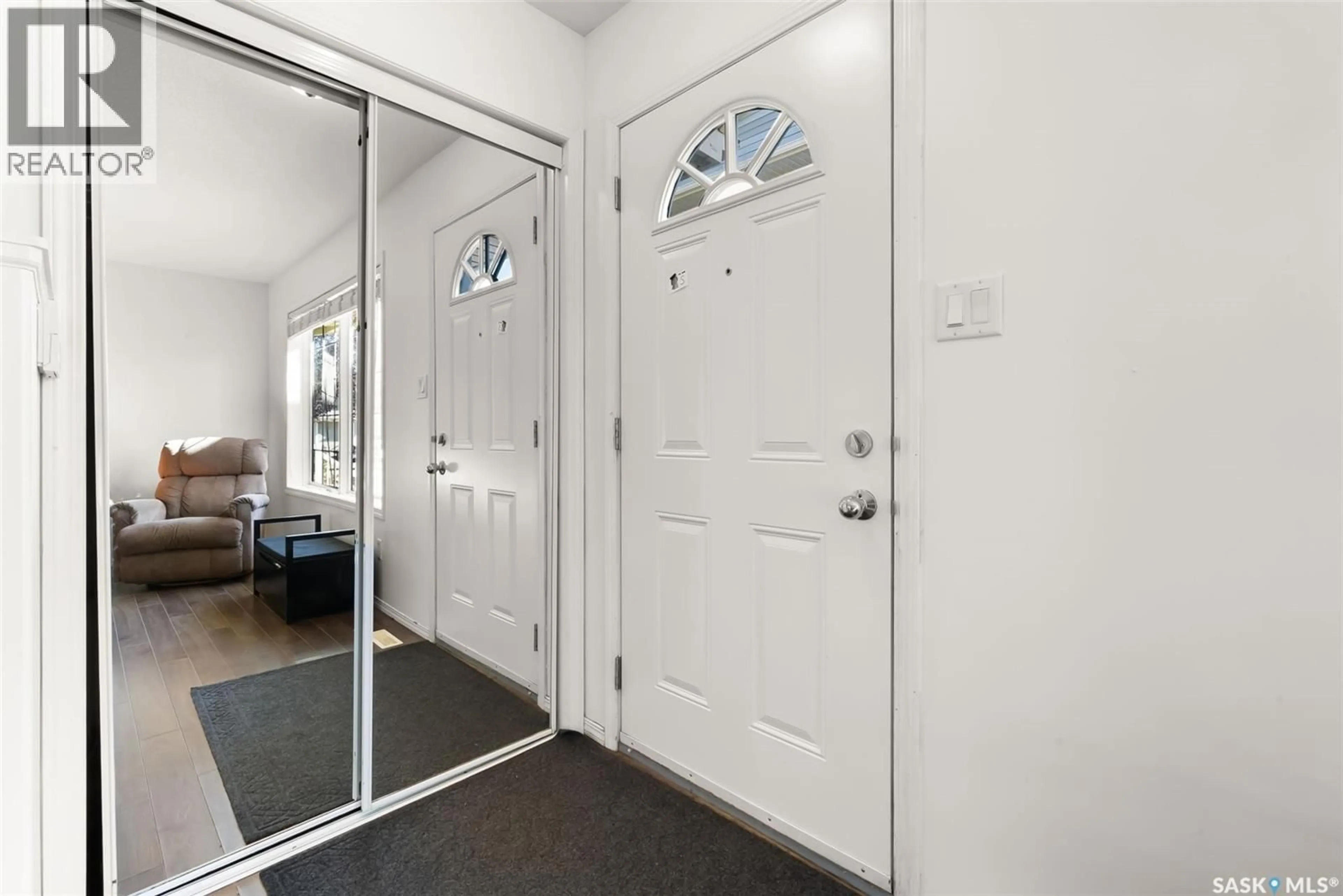 Indoor entryway for 2752 CRANBOURN CRESCENT, Regina Saskatchewan S4V3C1