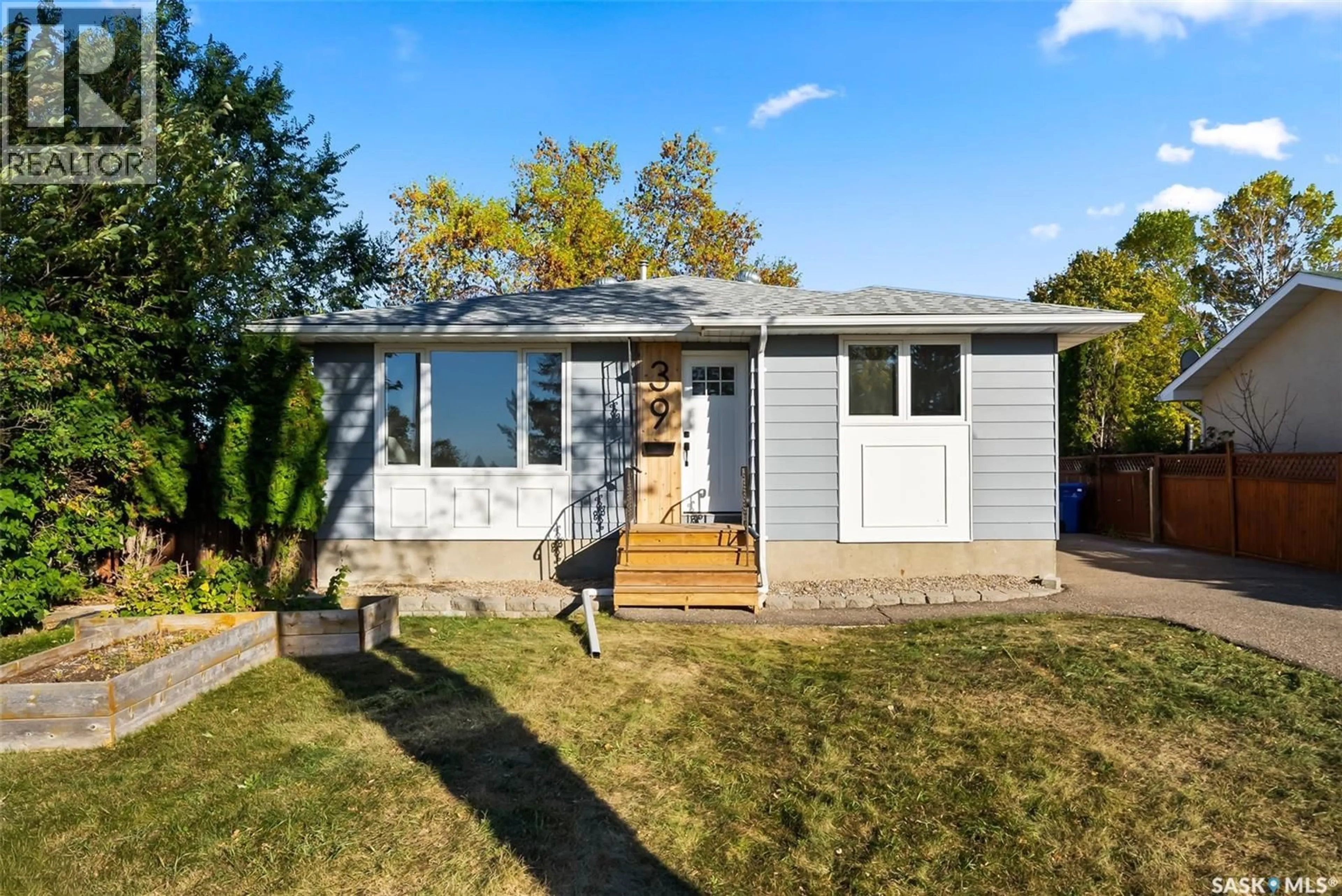 Home with vinyl exterior material, street for 39 BOYCE STREET, Regina Saskatchewan S4R6M3