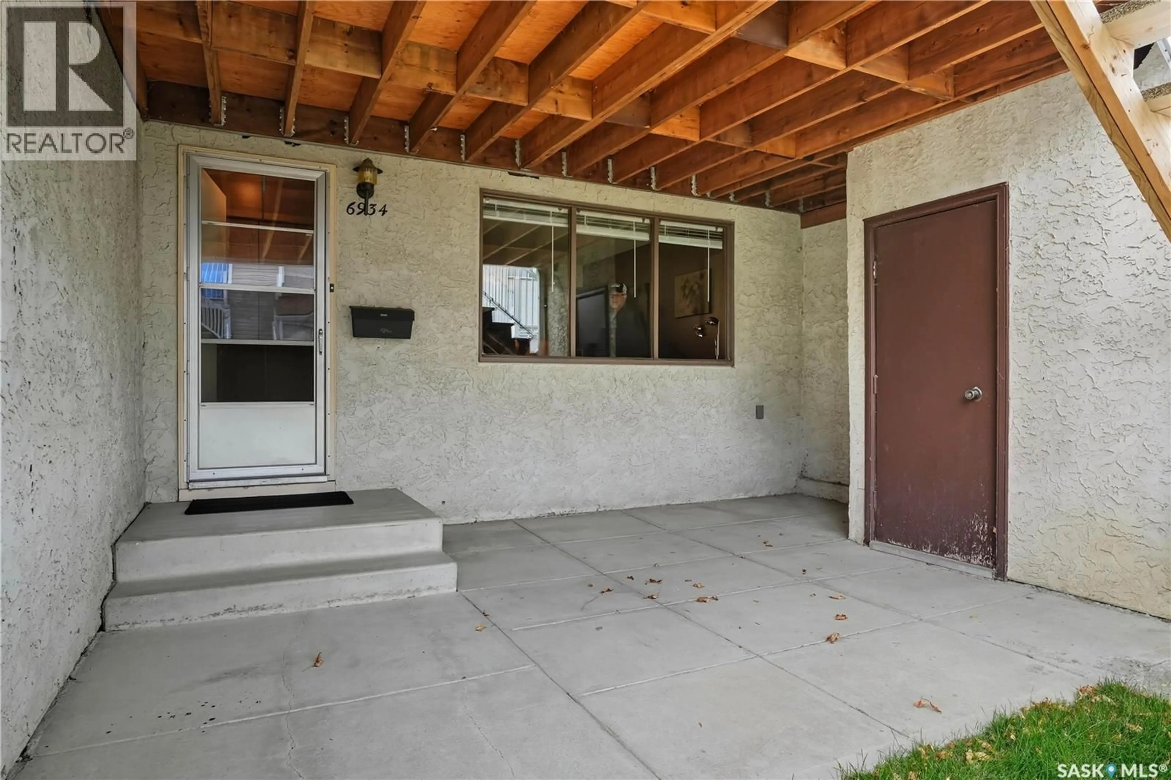 Unknown for 6943 BLAKENEY DRIVE, Regina Saskatchewan S4X2N5
