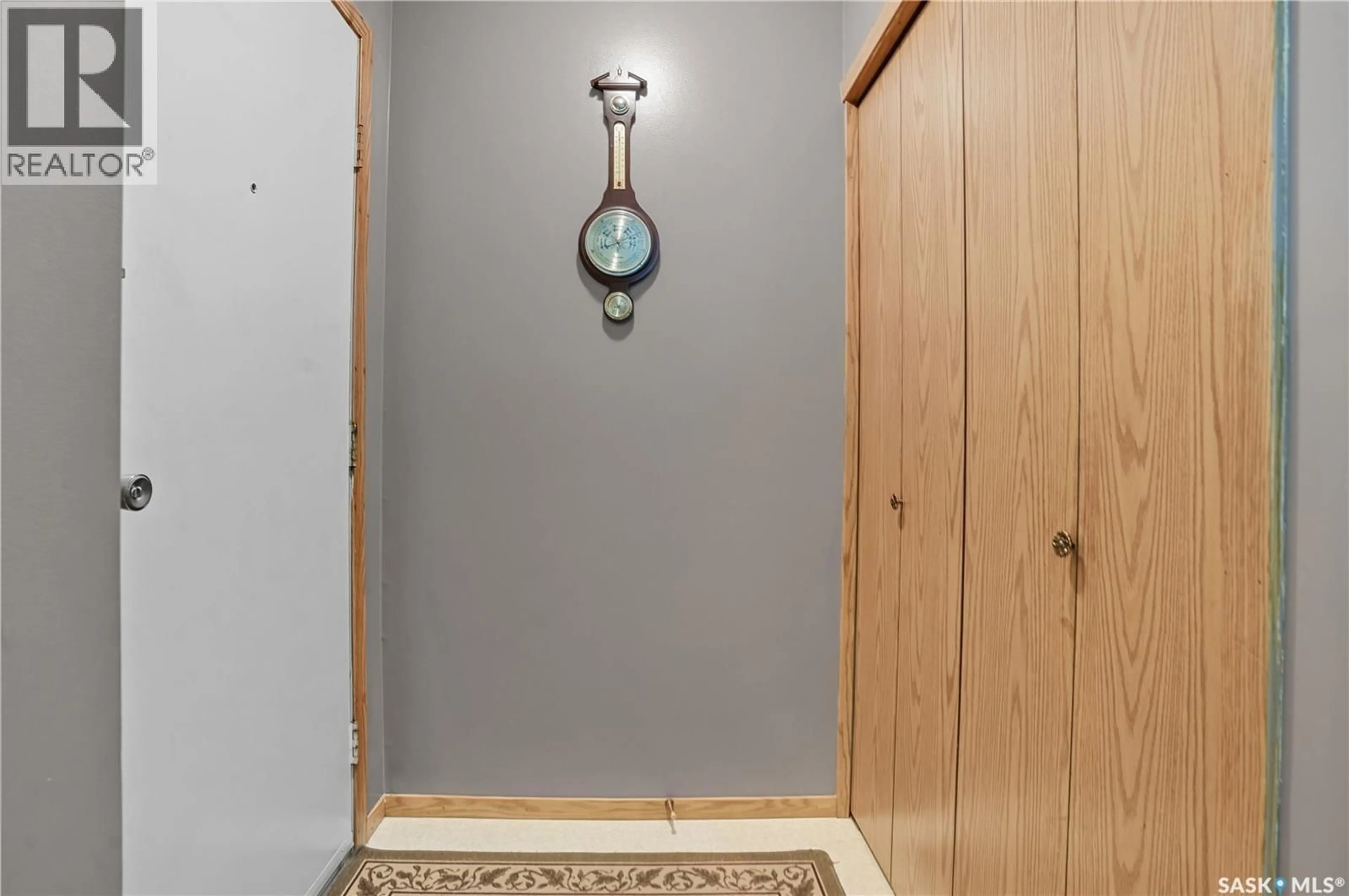 Indoor entryway for 6943 BLAKENEY DRIVE, Regina Saskatchewan S4X2N5
