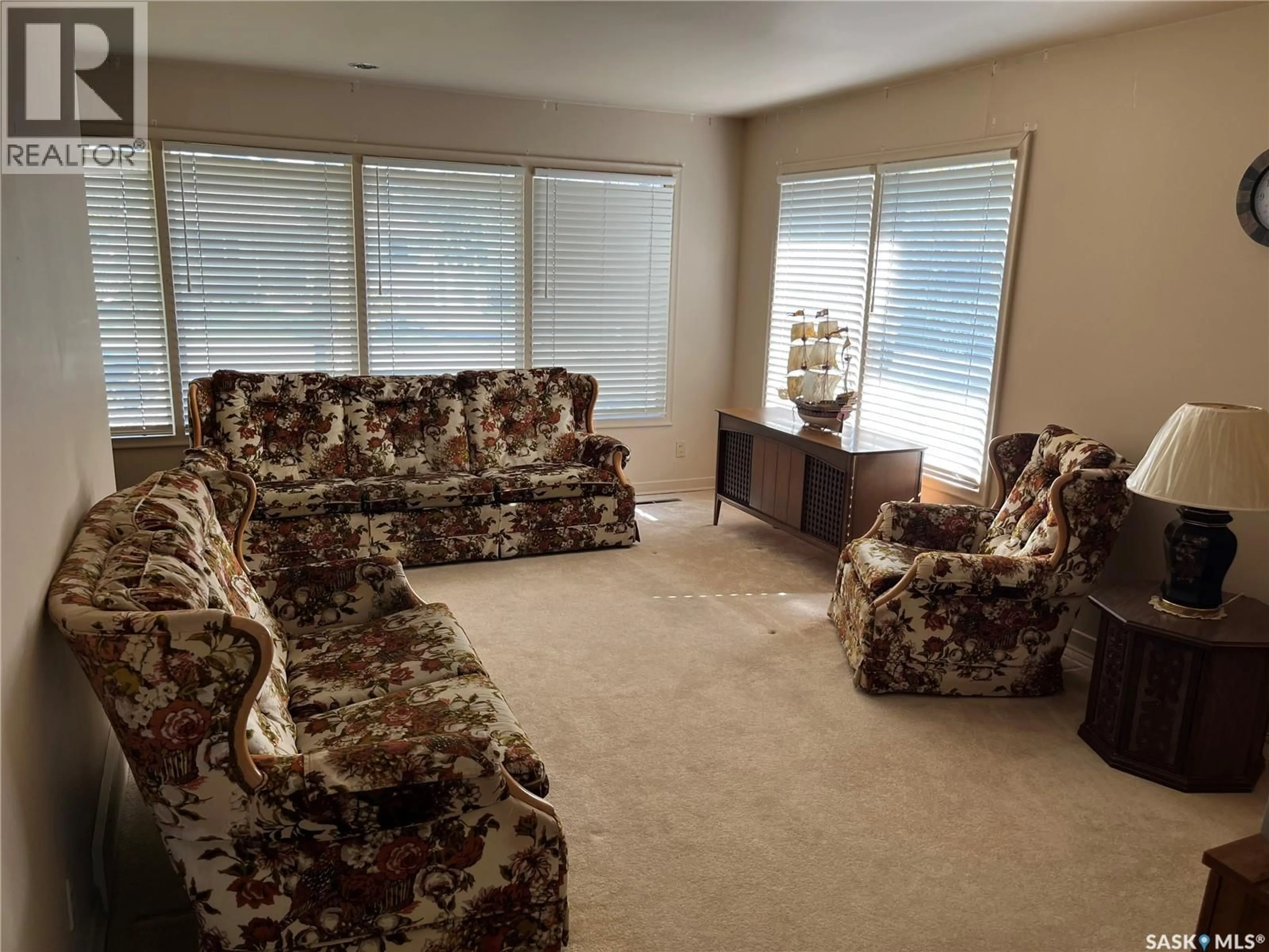 Living room with furniture, carpet floor for 2636 EDWARD STREET, Regina Saskatchewan S4S0M8