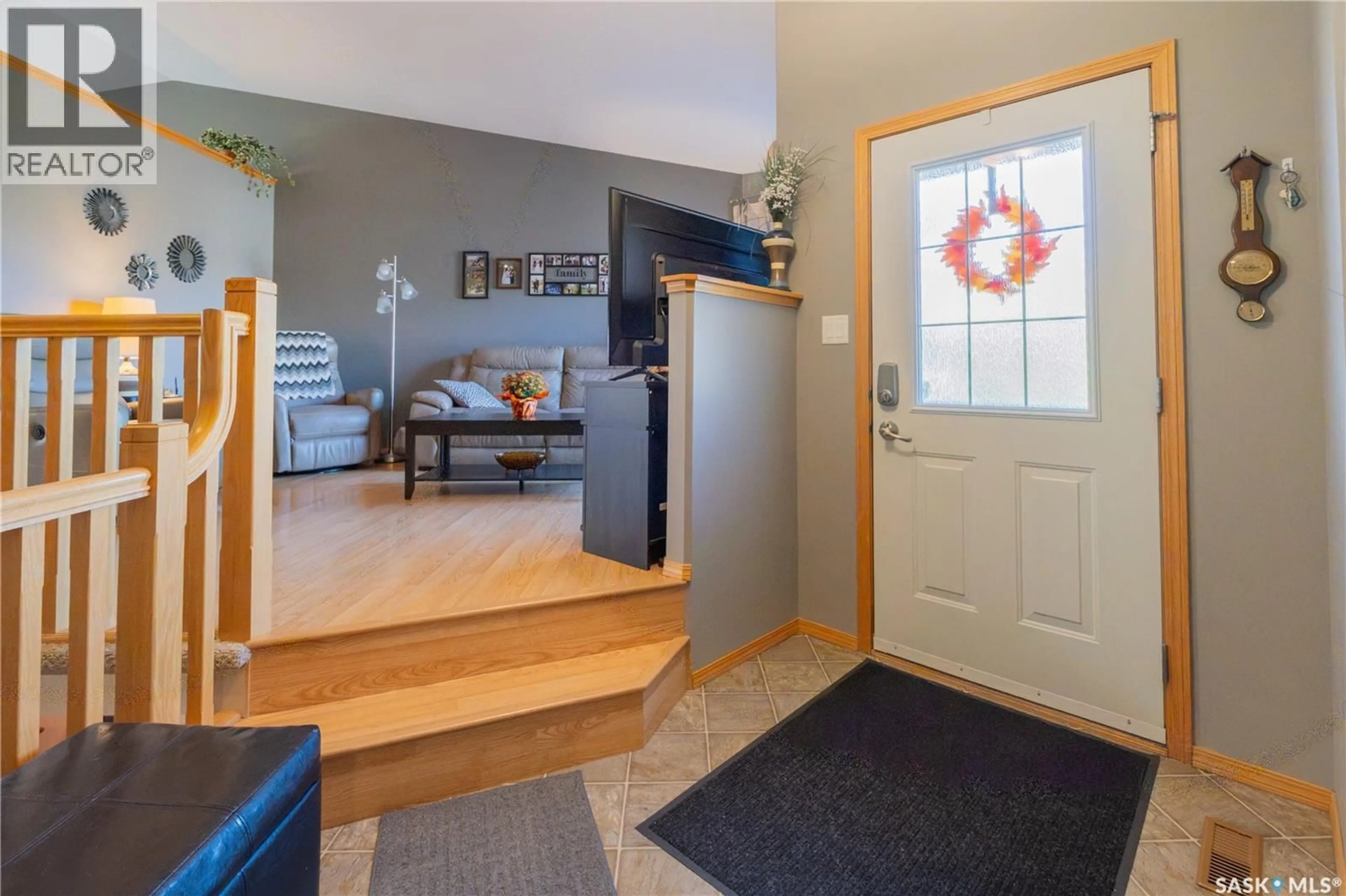 Indoor entryway for 5114 BOSWELL CRESCENT, Regina Saskatchewan S4X4S1