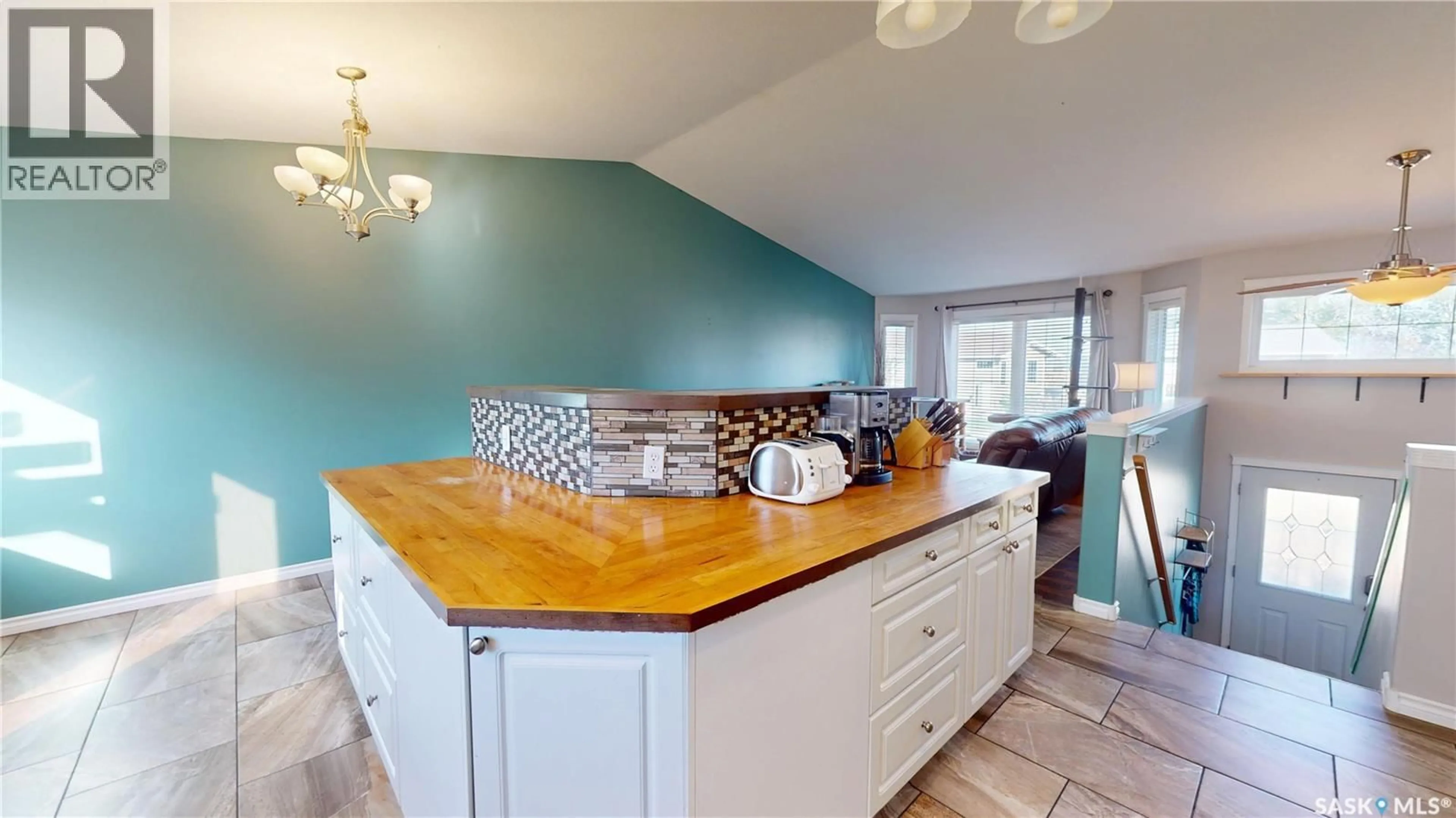 Open concept kitchen, unknown for 44 MOFFAT PLACE, Bradwell Saskatchewan S0K0P0