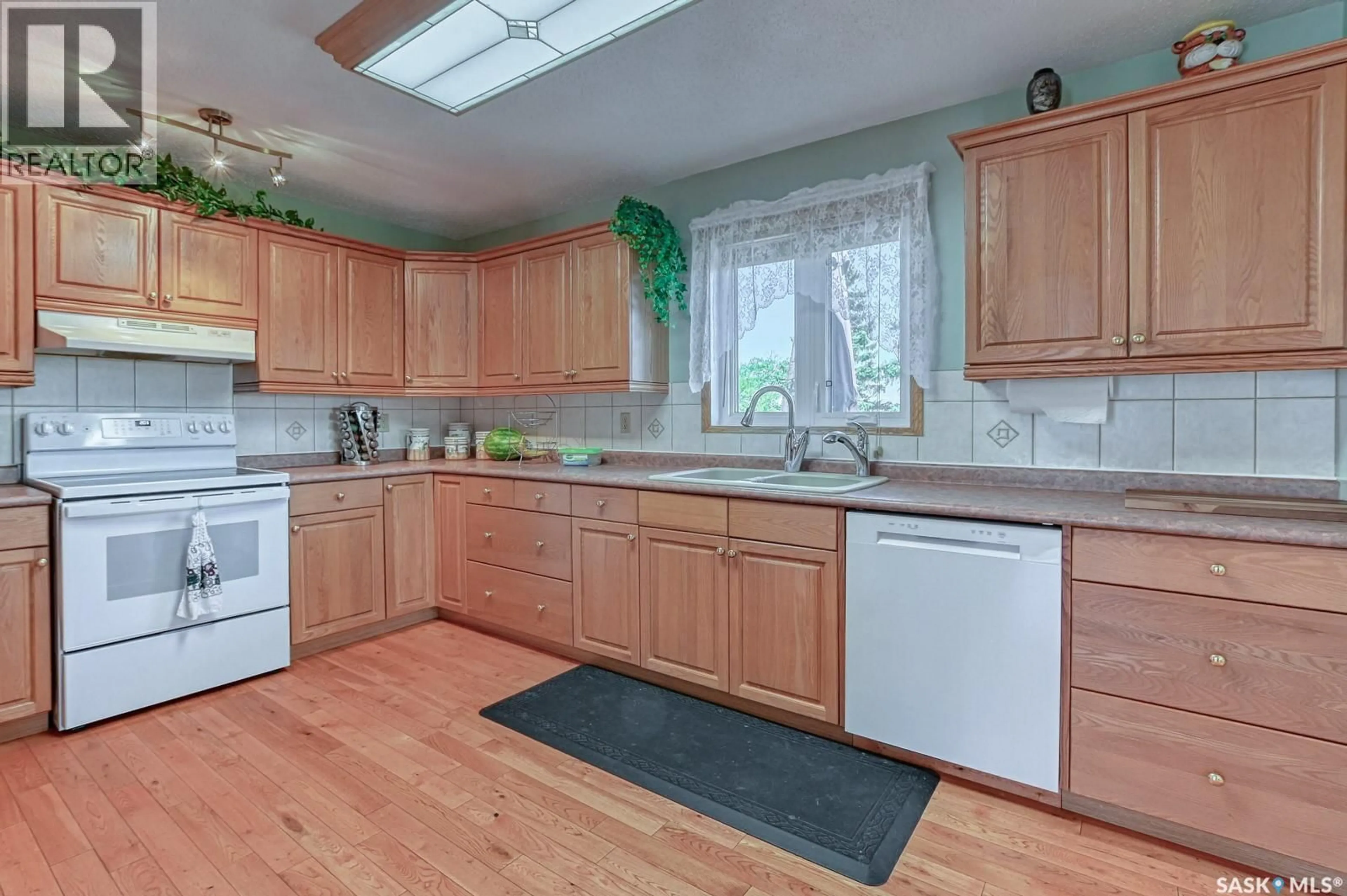 Standard kitchen, unknown for BALGONIE ACREAGE, South Qu'Appelle Rm No. 157 Saskatchewan S0G4A0