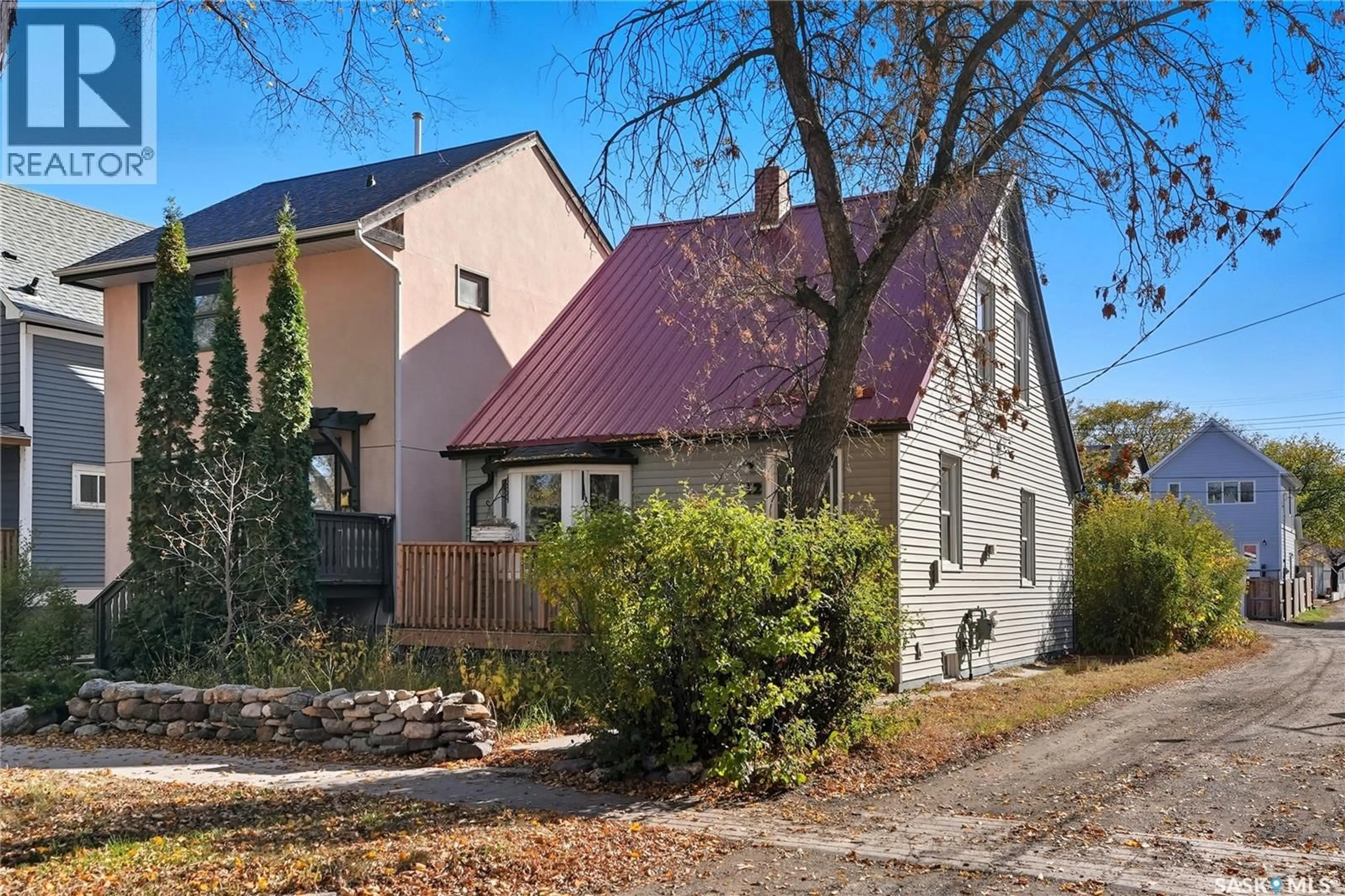 A pic from outside/outdoor area/front of a property/back of a property/a pic from drone, street for 112 3RD STREET, Saskatoon Saskatchewan S7H1L1