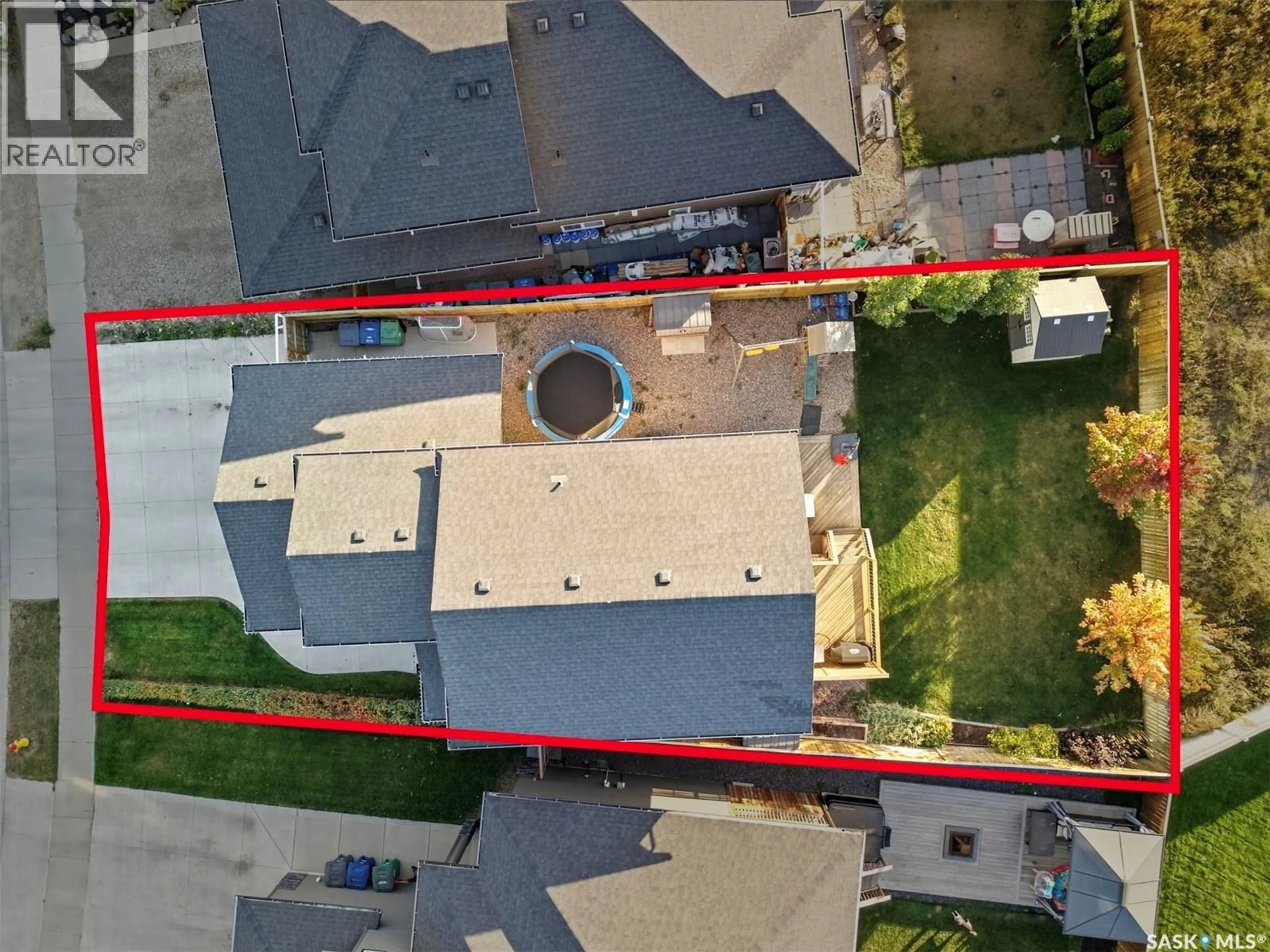 A pic from outside/outdoor area/front of a property/back of a property/a pic from drone, city buildings view from balcony for 1319 STEEVES AVENUE, Saskatoon Saskatchewan S7R0M4
