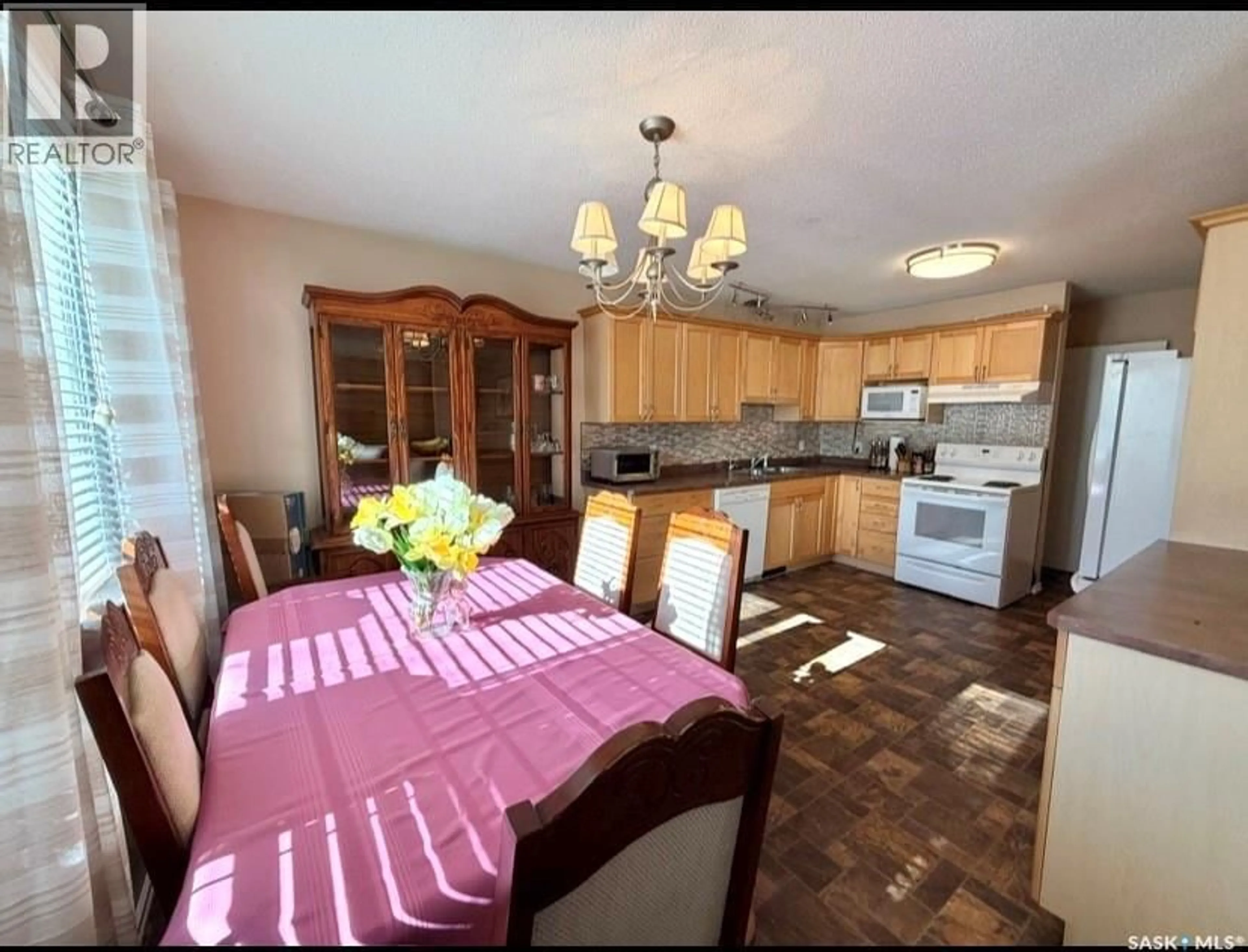 Dining room, unknown for 1911 BOWERS DRIVE, North Battleford Saskatchewan S9A3B9