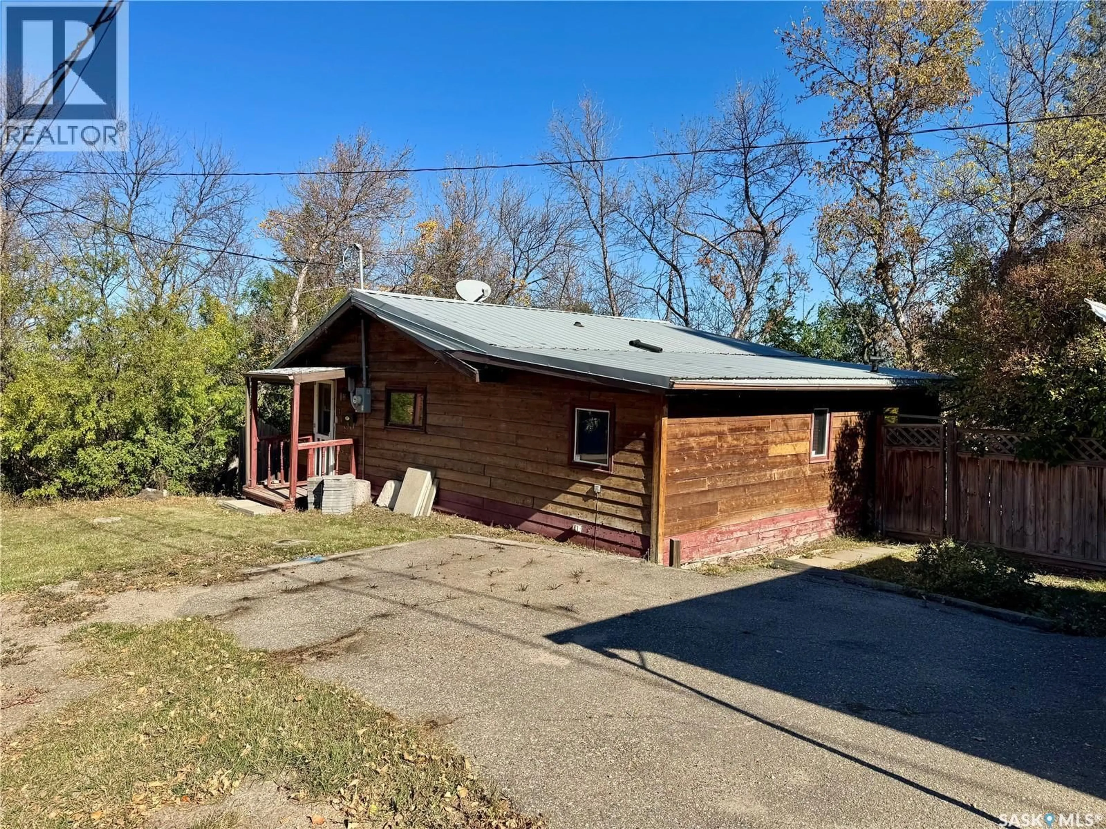 A pic from outside/outdoor area/front of a property/back of a property/a pic from drone, unknown for 343 4TH STREET, Regina Beach Saskatchewan S0G4C0