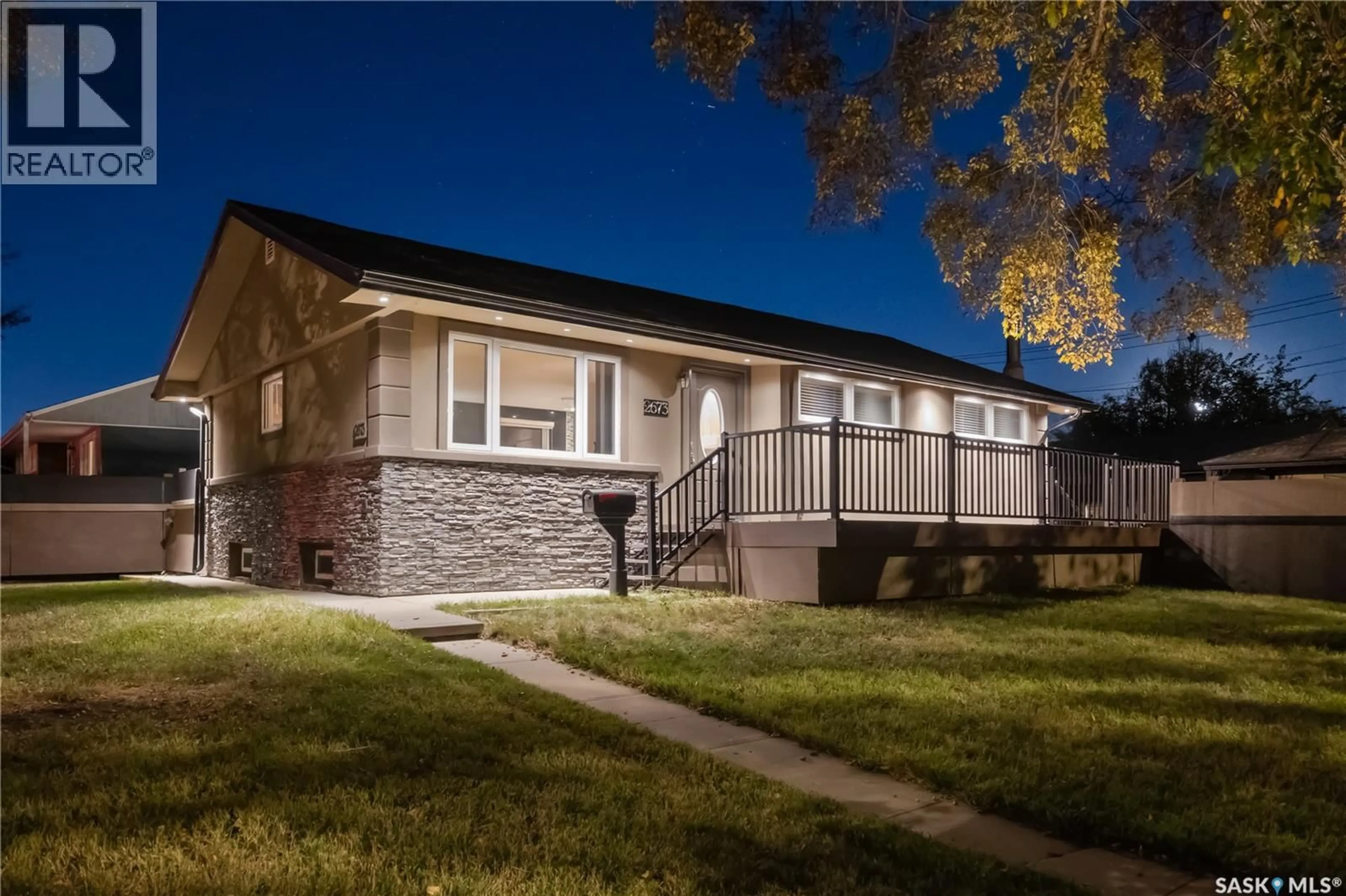 Home with vinyl exterior material, street for 2673 PARK STREET, Regina Saskatchewan S4N2H3