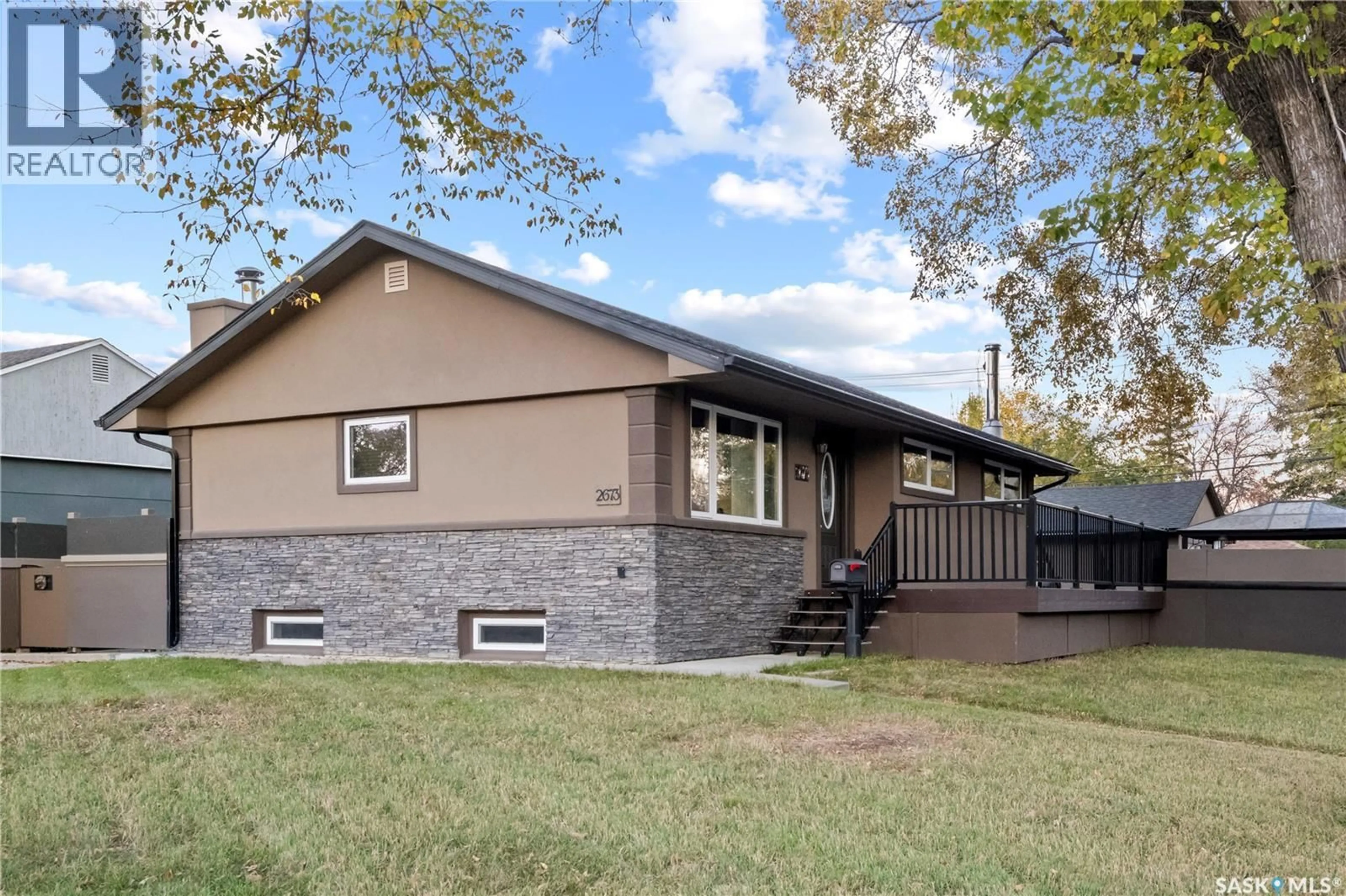 Home with vinyl exterior material, street for 2673 PARK STREET, Regina Saskatchewan S4N2H3