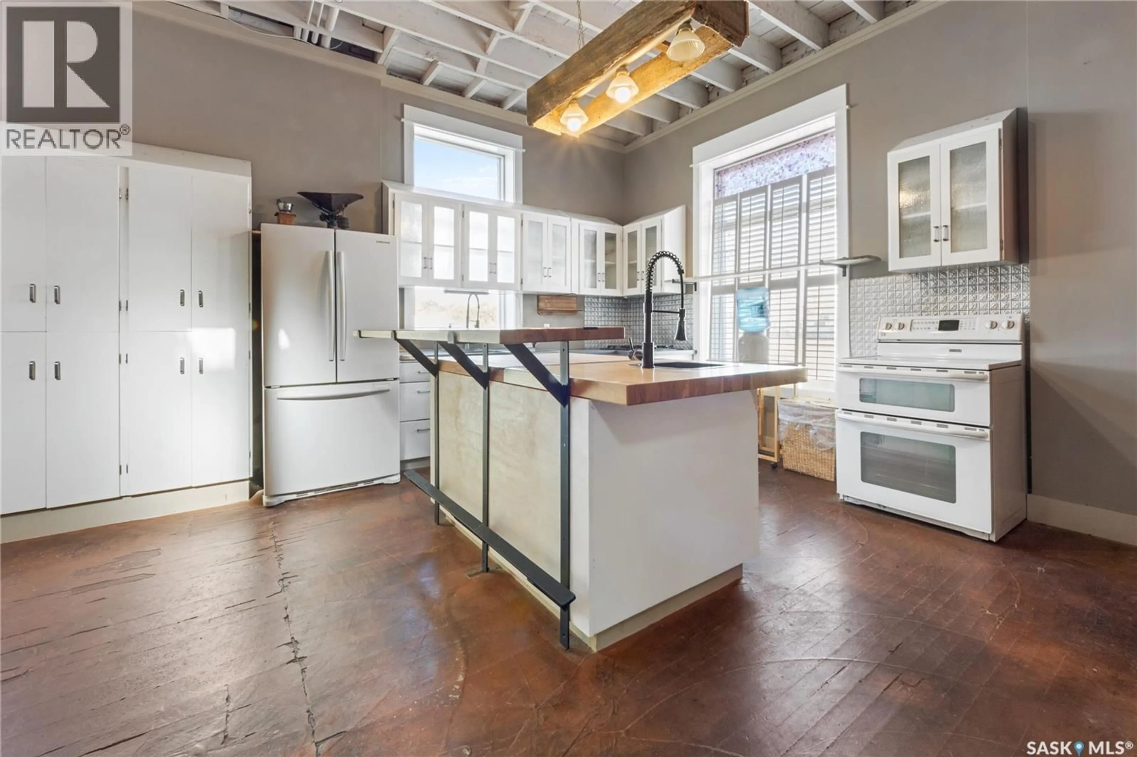 Open concept kitchen, ceramic/tile floor for 1002 9TH STREET, Perdue Saskatchewan S0K3C0