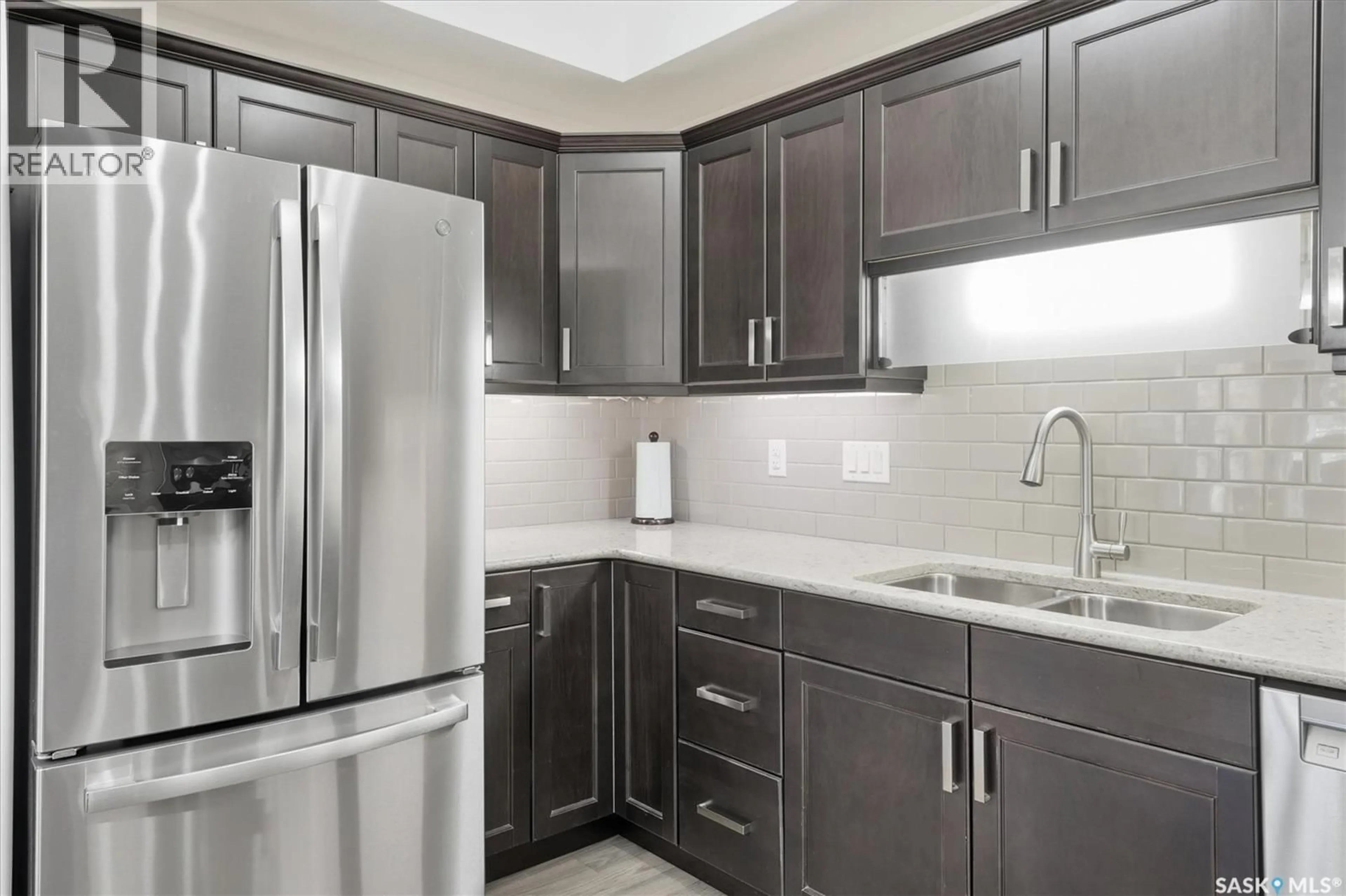 Standard kitchen, ceramic/tile floor for 105 - 1010 RUTH STREET, Saskatoon Saskatchewan S7J4M9