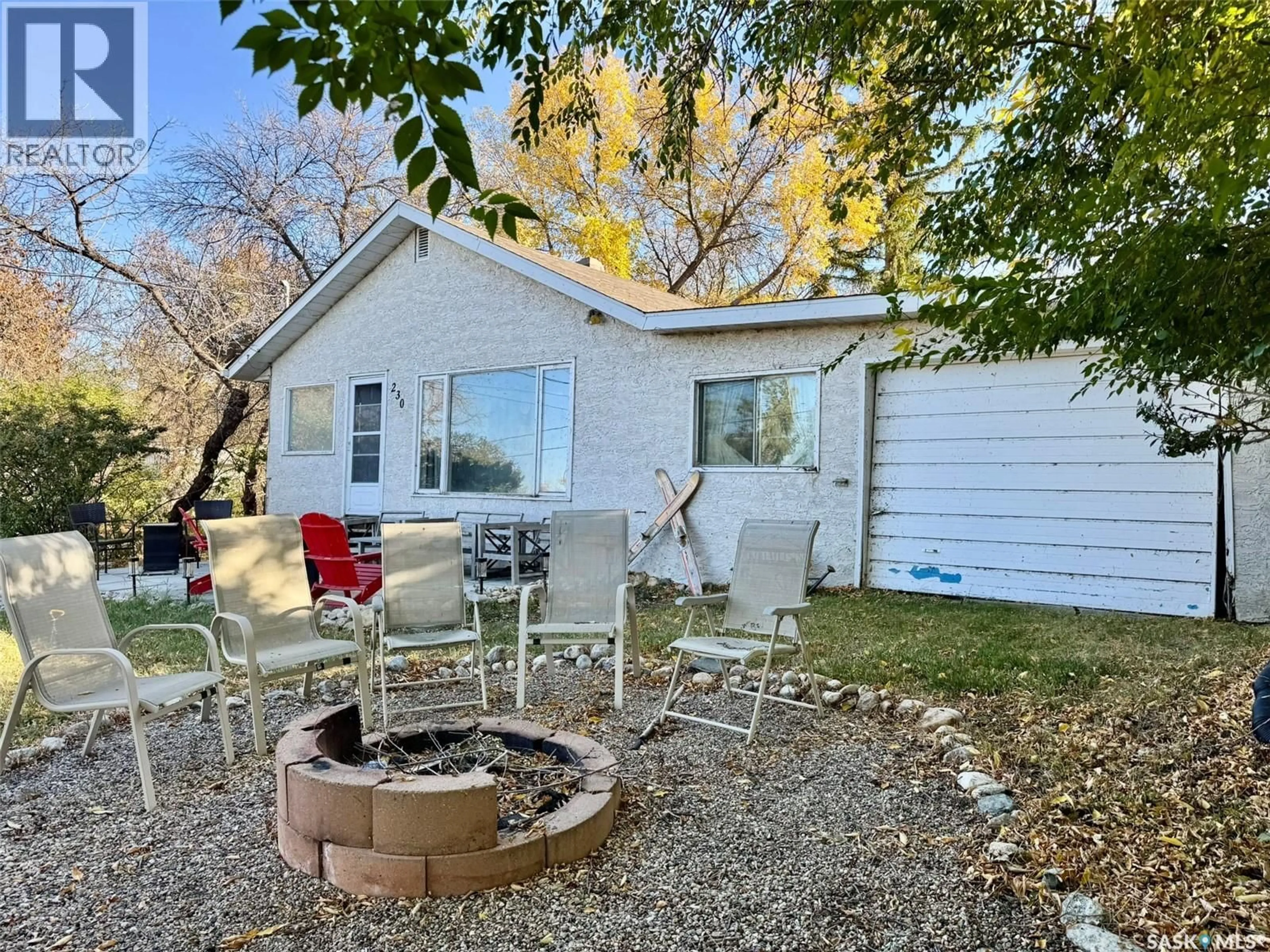 Patio, water/lake/river/ocean view for 230 DALY AVENUE, Regina Beach Saskatchewan S0G4C0
