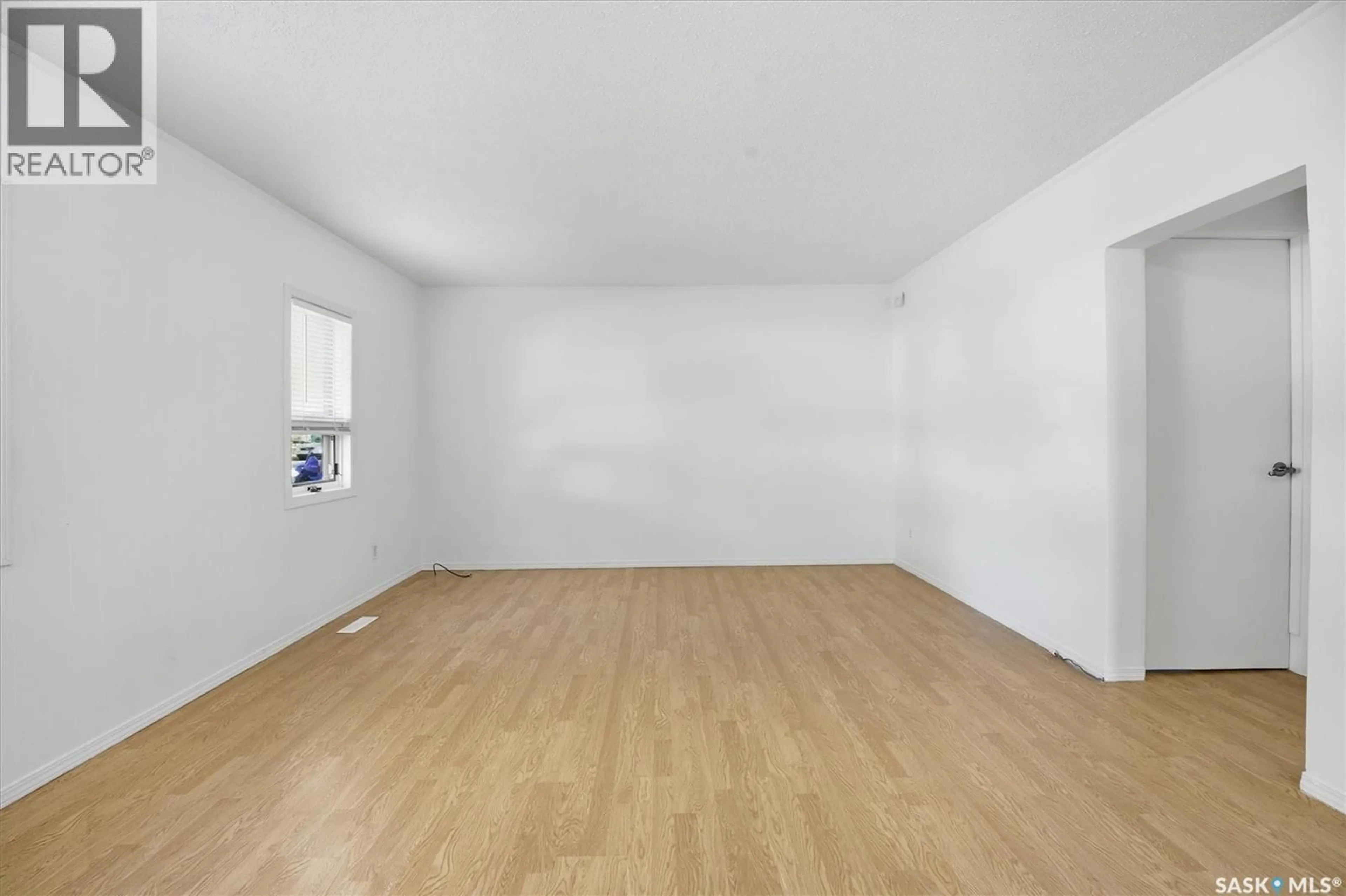 A pic of a room for 524 2ND STREET, Saskatoon Saskatchewan S7H1T2