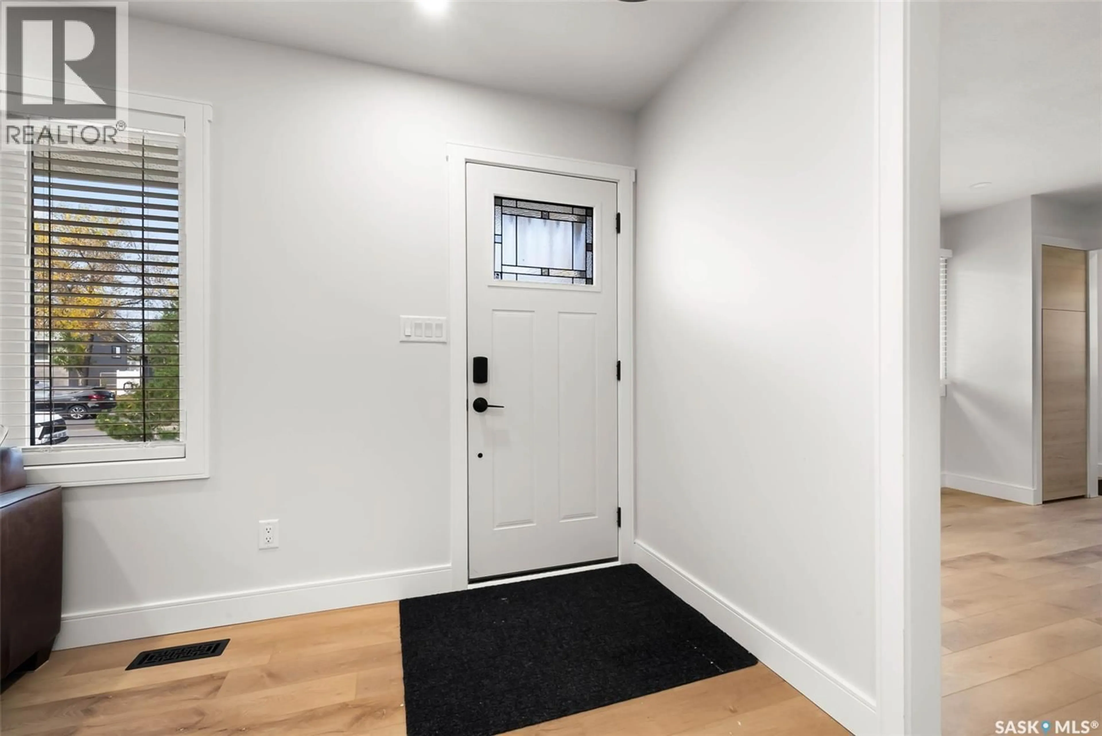 Indoor entryway for 6919 1ST AVENUE, Regina Saskatchewan S4X1C8