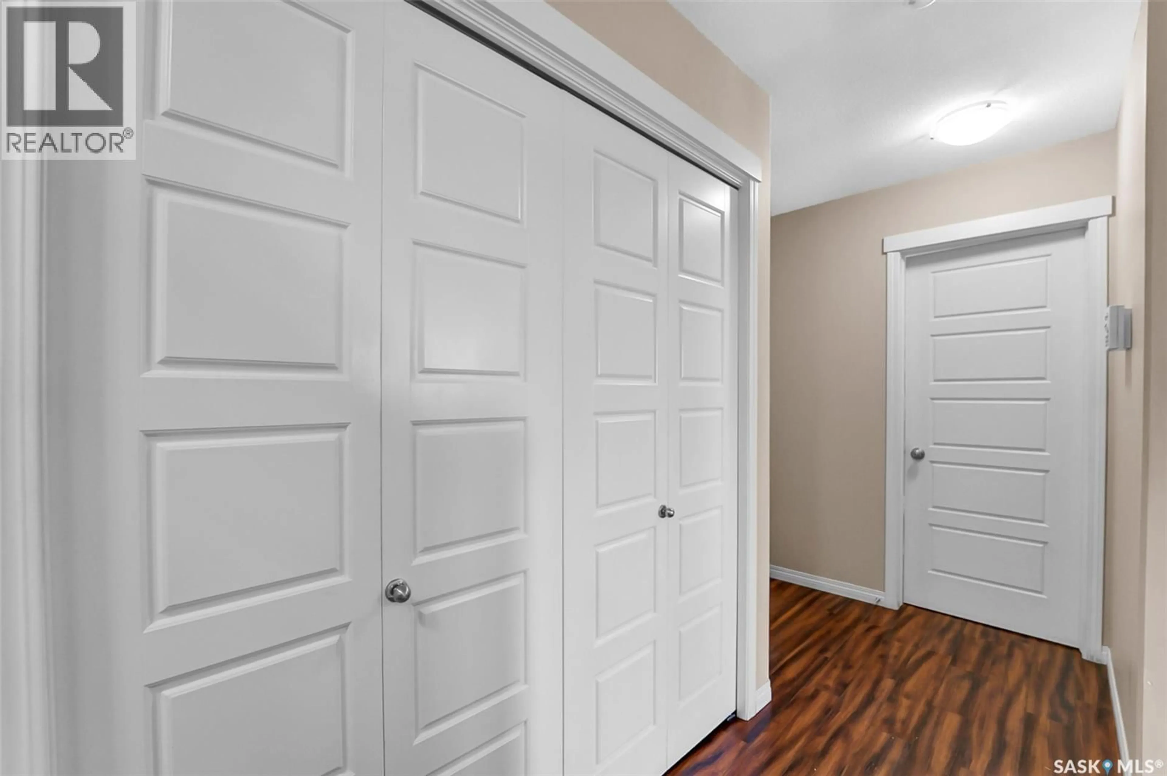 Indoor entryway for 203 HENICK CRESCENT, Saskatoon Saskatchewan S7R0J9