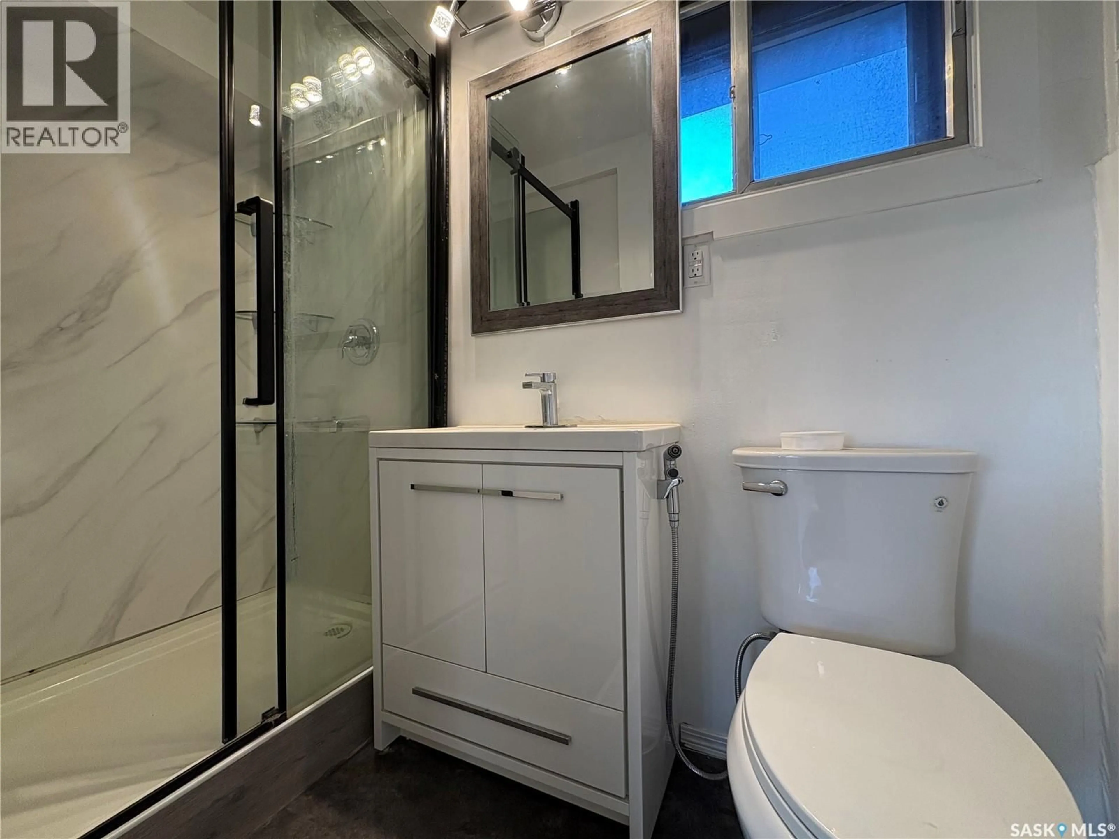 Standard bathroom, unknown for 271 BROAD STREET, Regina Saskatchewan S4R1X1