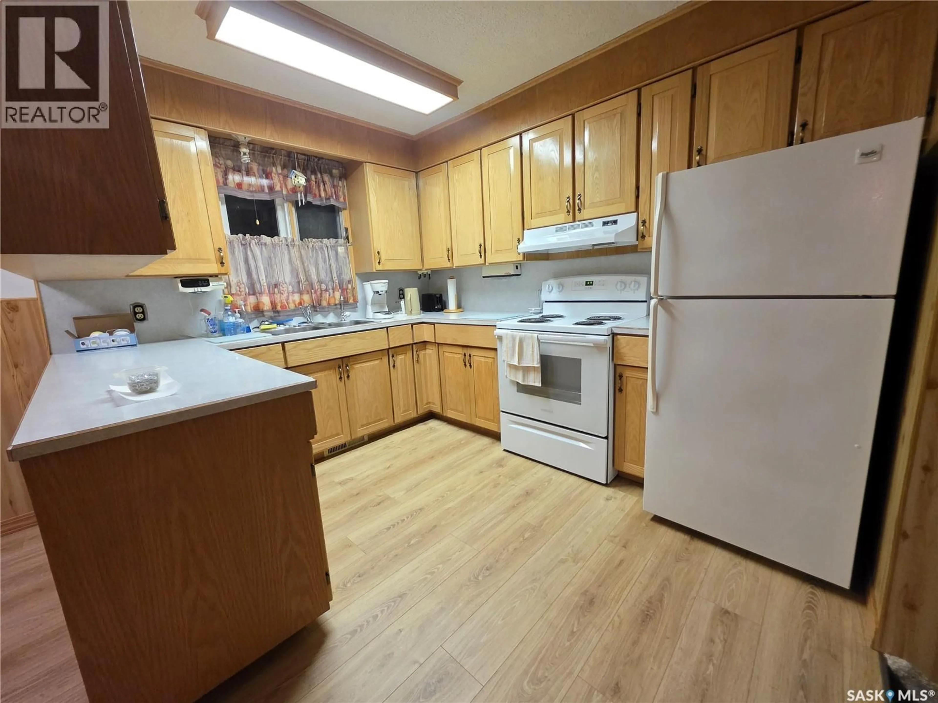 Standard kitchen, unknown for 304 3RD STREET, Cabri Saskatchewan S0N0J0