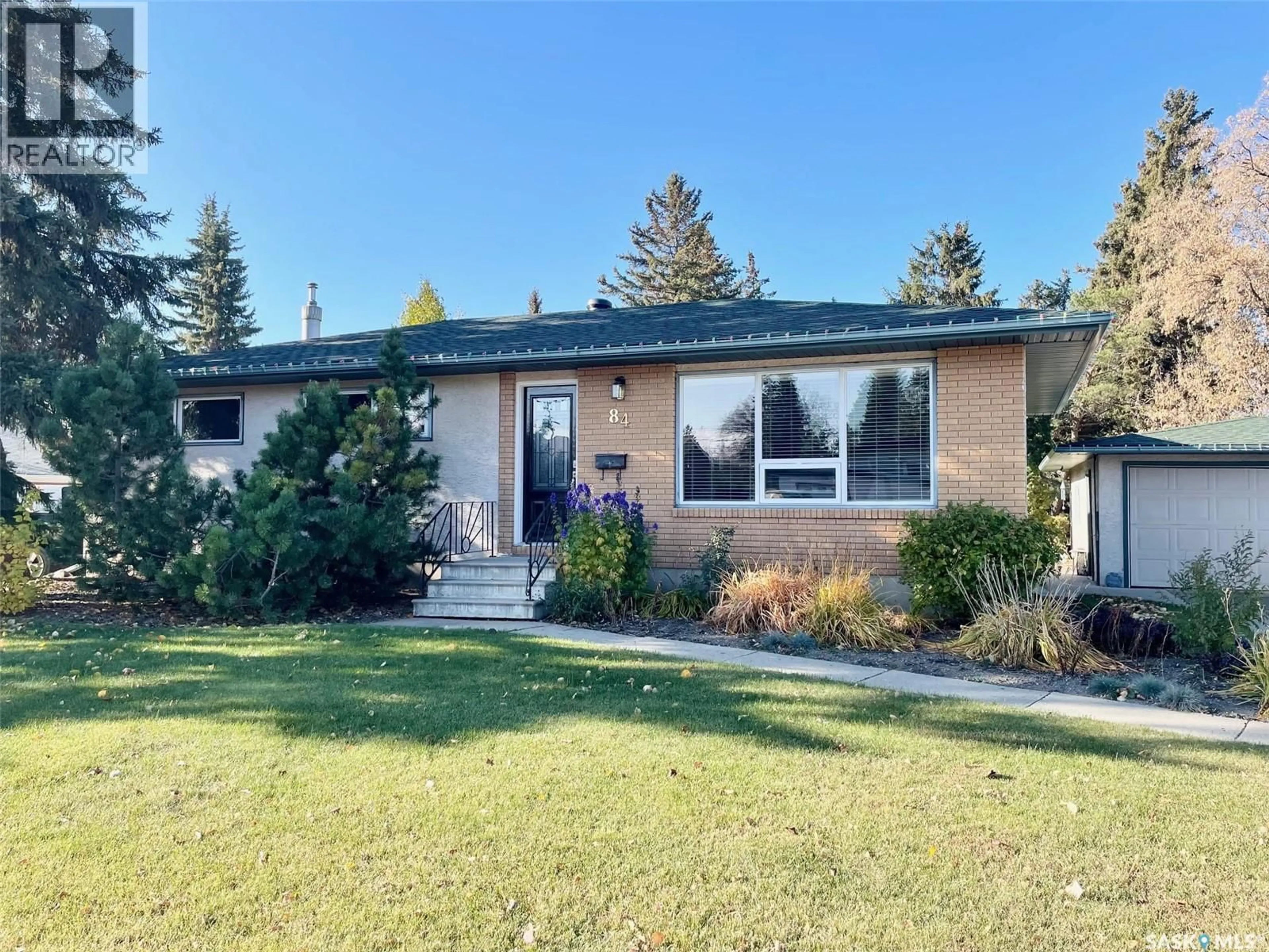 Home with vinyl exterior material, street for 84 VICTOR PLACE, Yorkton Saskatchewan S3N2H4