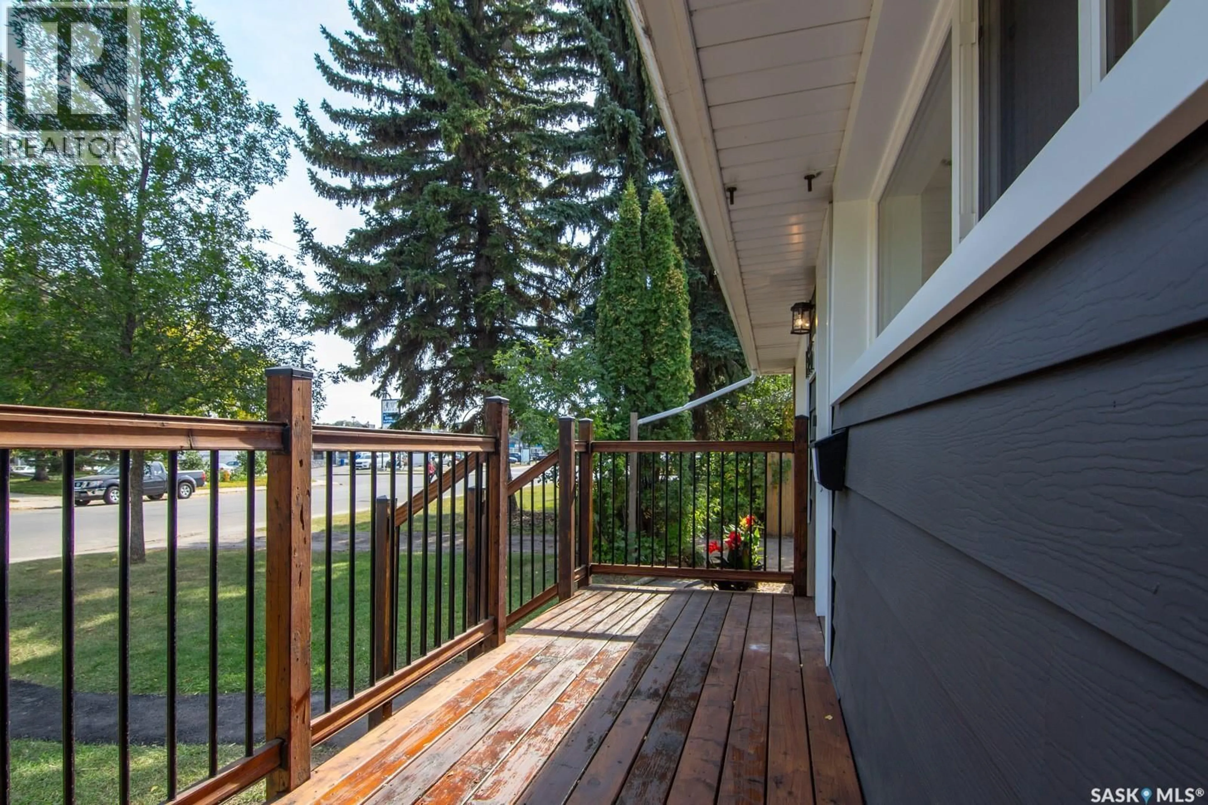 Patio, unknown for 2526 BROADWAY AVENUE, Saskatoon Saskatchewan S7J0Z2